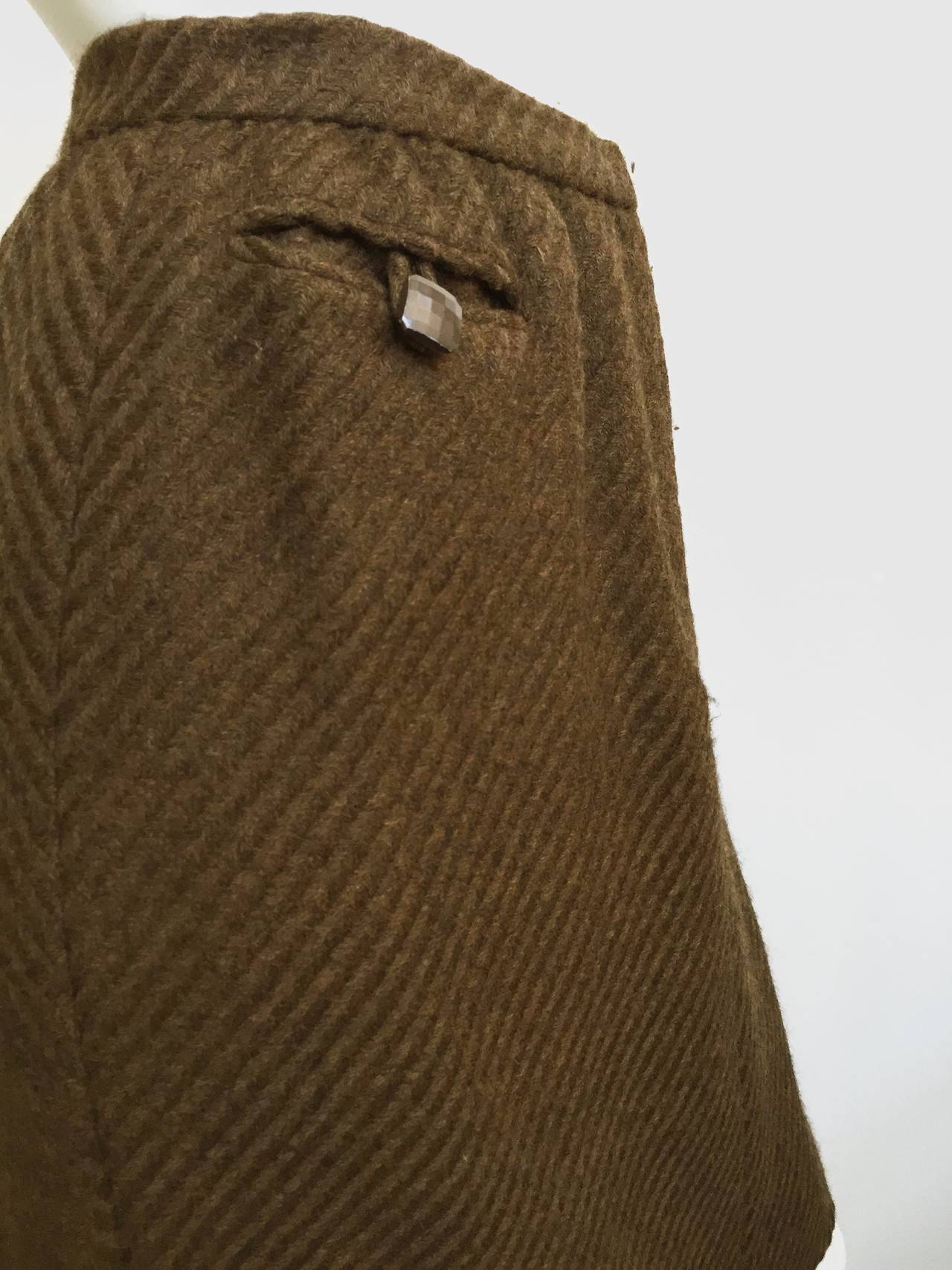 Carolina Herrera 90s Brown Wool Skirt Size 6. For Sale 2
