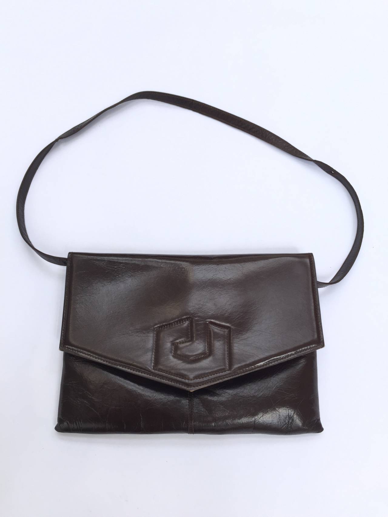 Charles Jourdan 70s brown leather shoulder / clutch handbag. For Sale 3