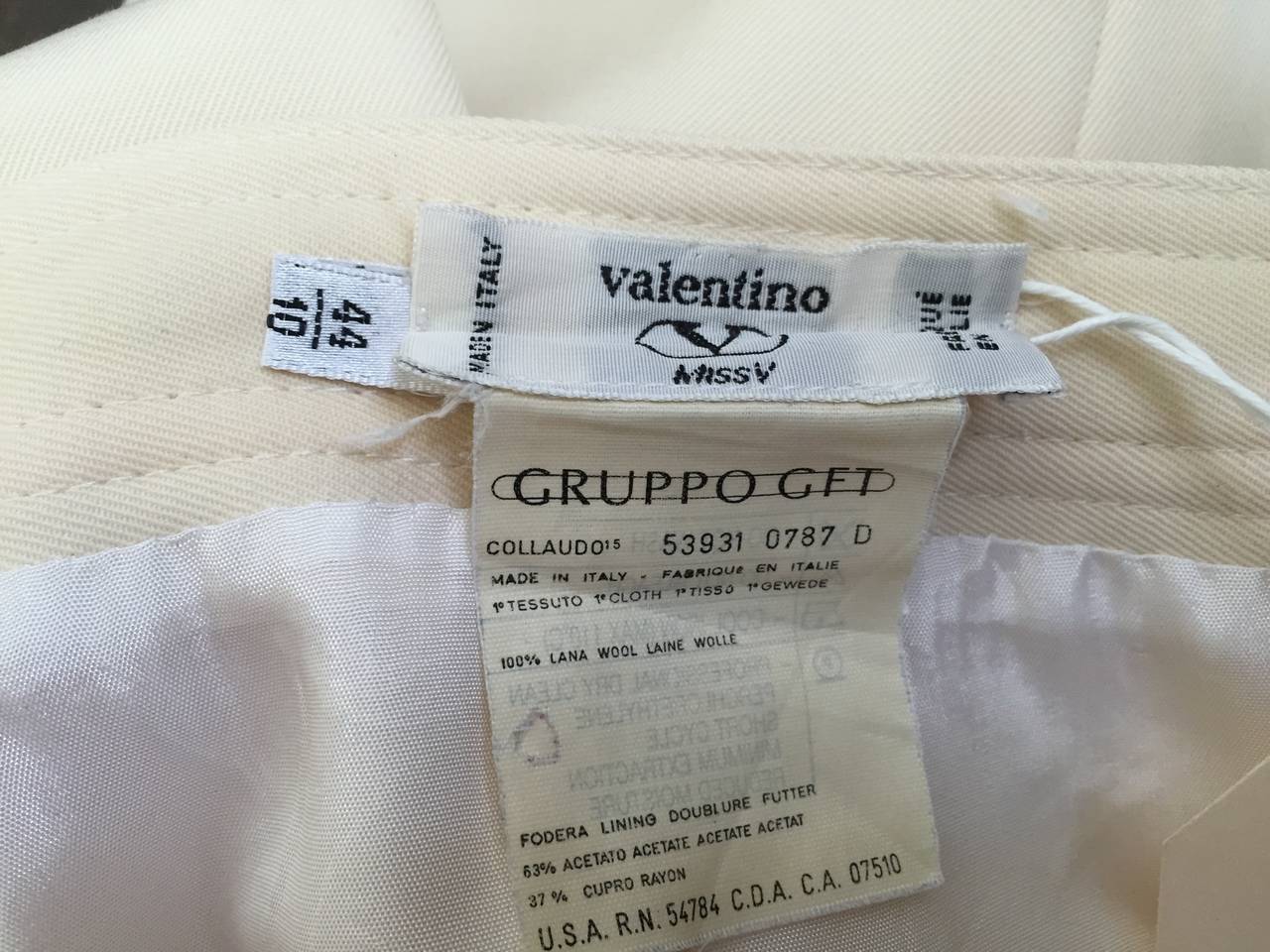 Valentino Cream Wool Skirt Size 6. For Sale 1