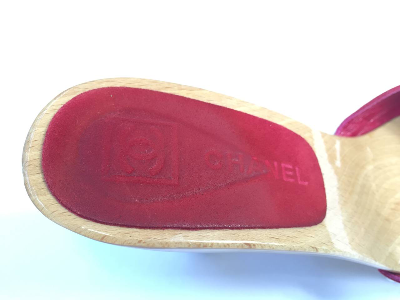 Chanel red suede wooden heels size 38. For Sale 2