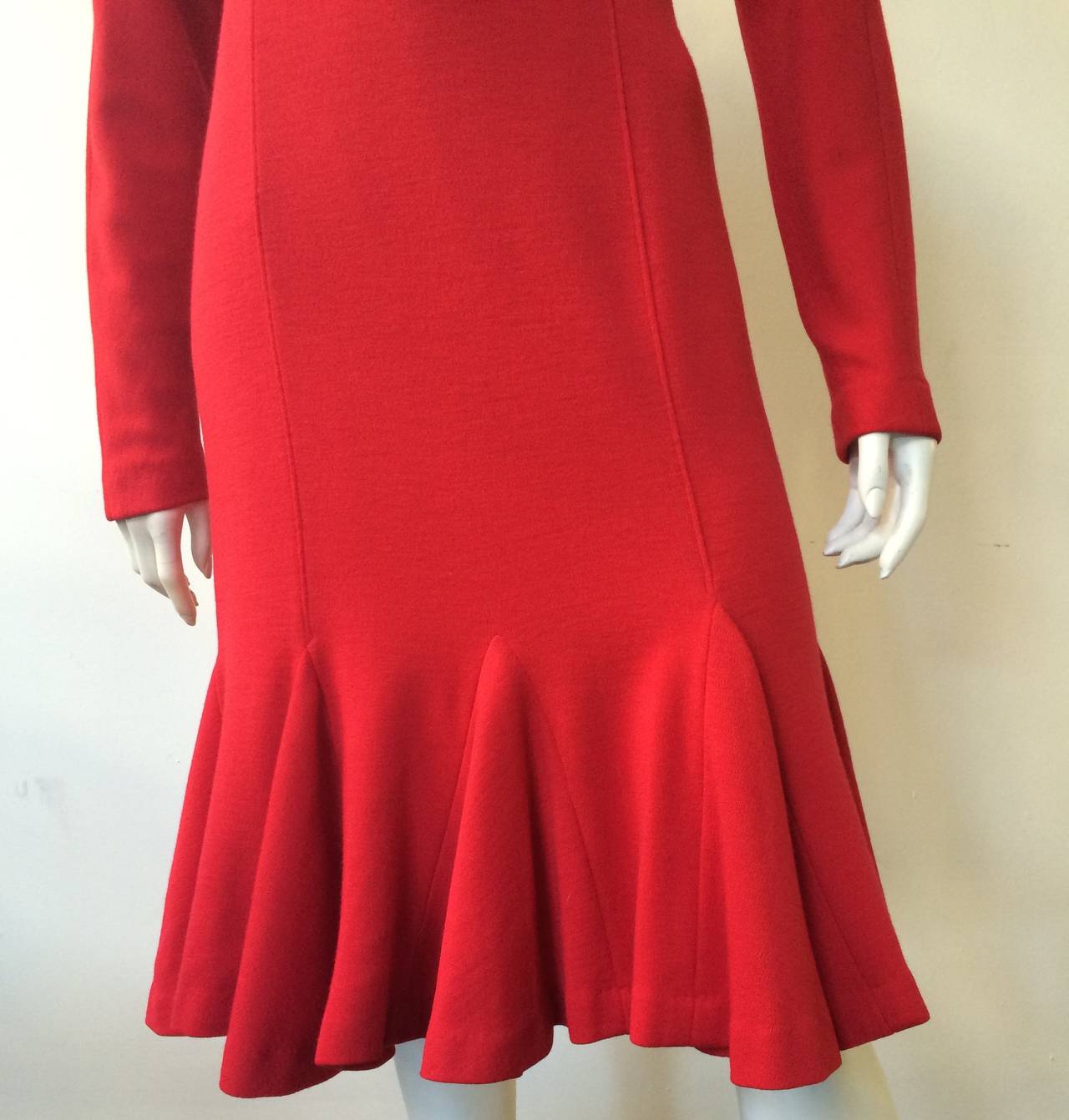  Hanae Mori for Neiman Marcus 1980s Red Wool Jersey Dress Size 6. In Good Condition For Sale In Atlanta, GA