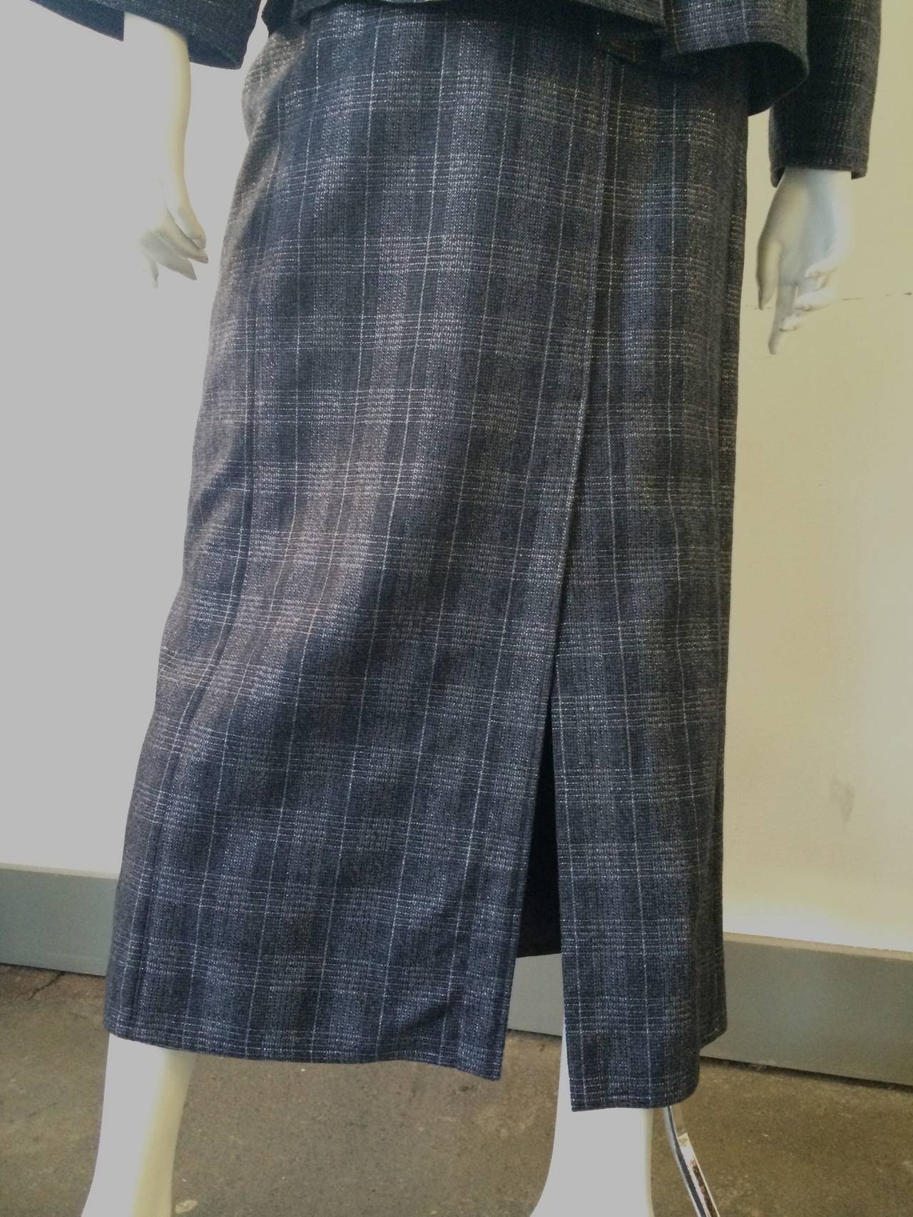 Women's  Chloe 1980s Black & Grey Wool Skirt Suit Size 6. Never Worn. For Sale