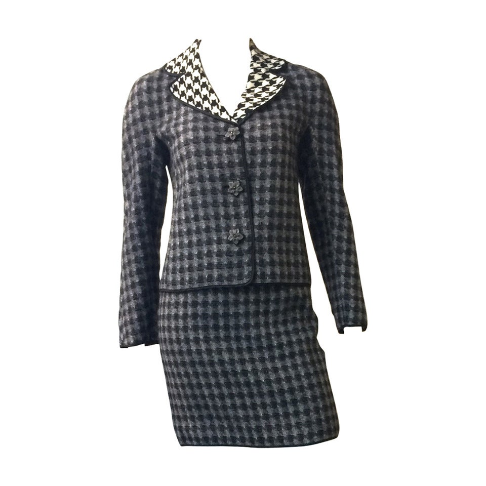 Moschino houndstooth wool suit size 4. For Sale