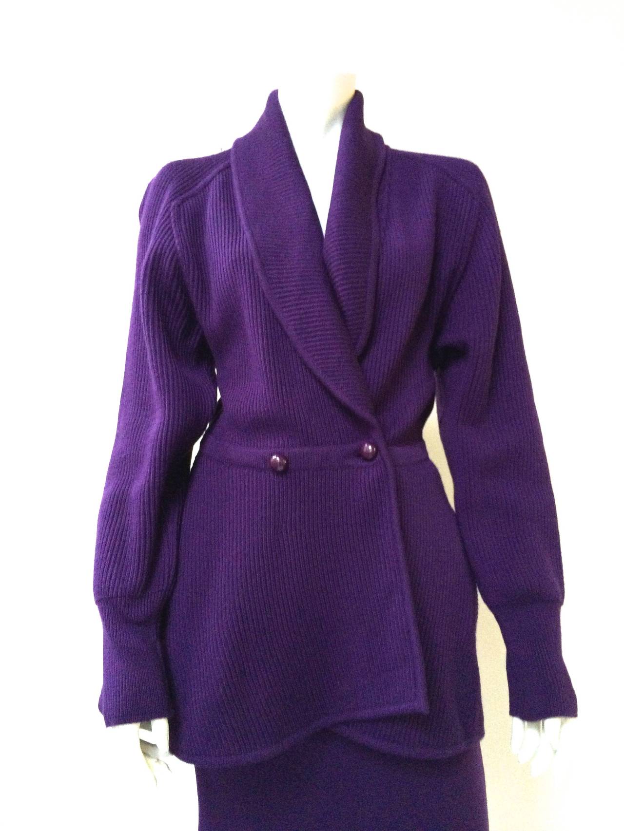 Karl Lagerfeld 80s 2 piece wool knit jacket & skirt made in Italy.  Jacket is size 40 and skirt is size 44, but please see measurements. Mannequin is size 4 and it fits perfectly. This impeccable wool knit 2 piece set is timeless but it is what you