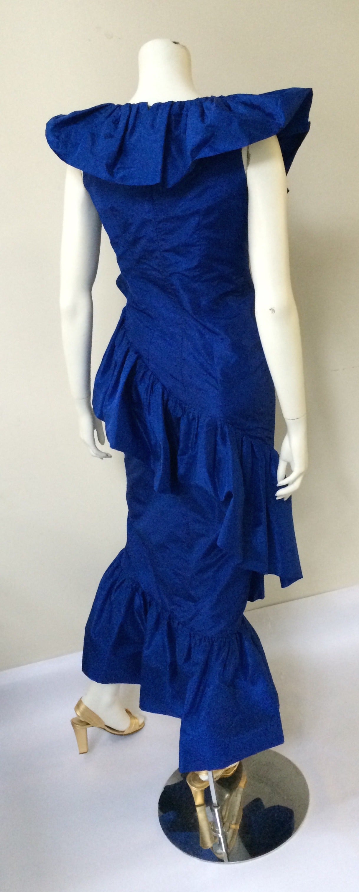 Mignon for Neiman Marcus 80s ruffled & layered taffeta v-neck gown size 6. For Sale 1