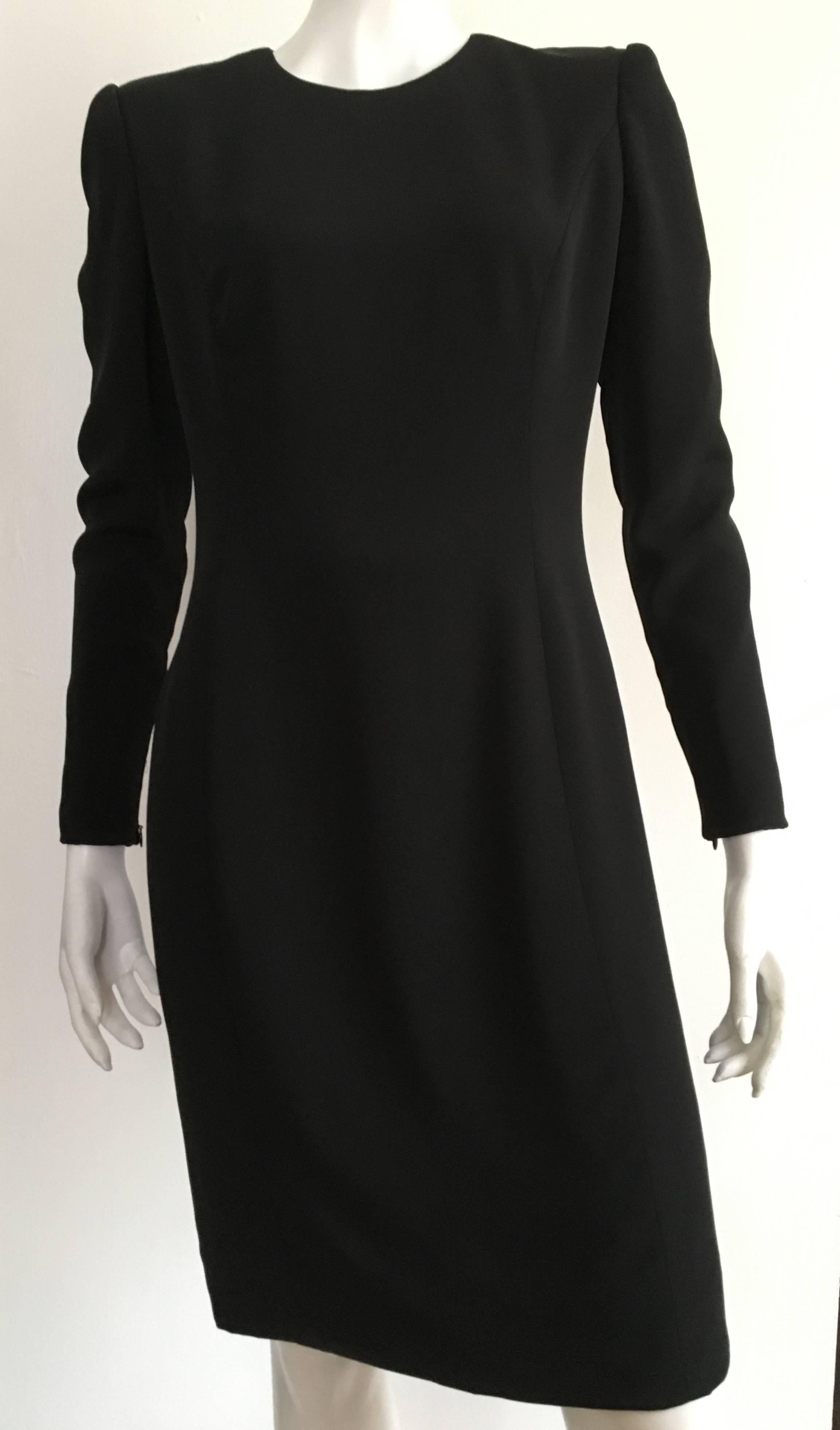 Carolina Herrera 1990s Black Silk Sheath Dress Size 6. For Sale 4