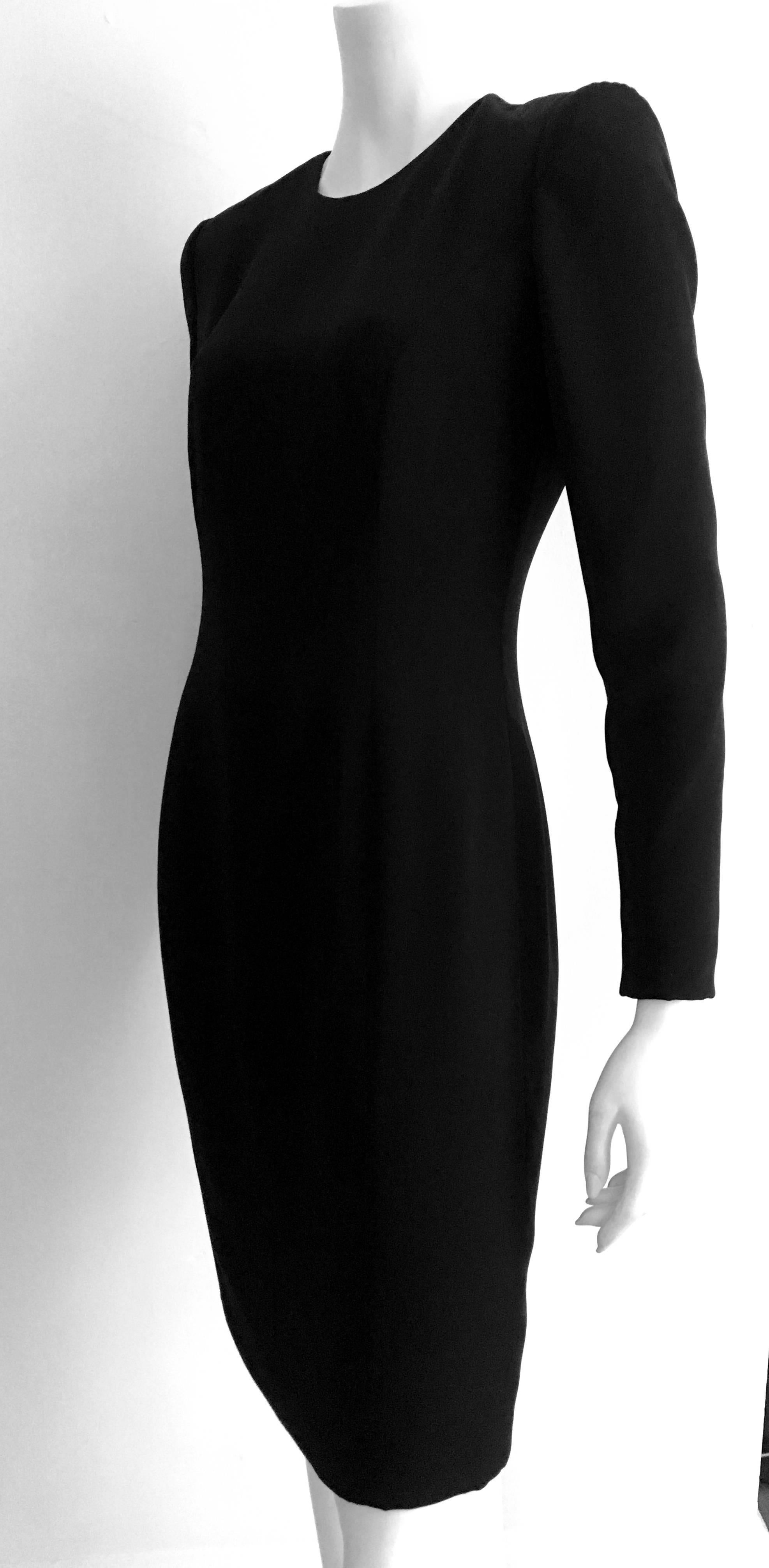 Carolina Herrera 1990s Black Silk Sheath Dress Size 6. For Sale 1