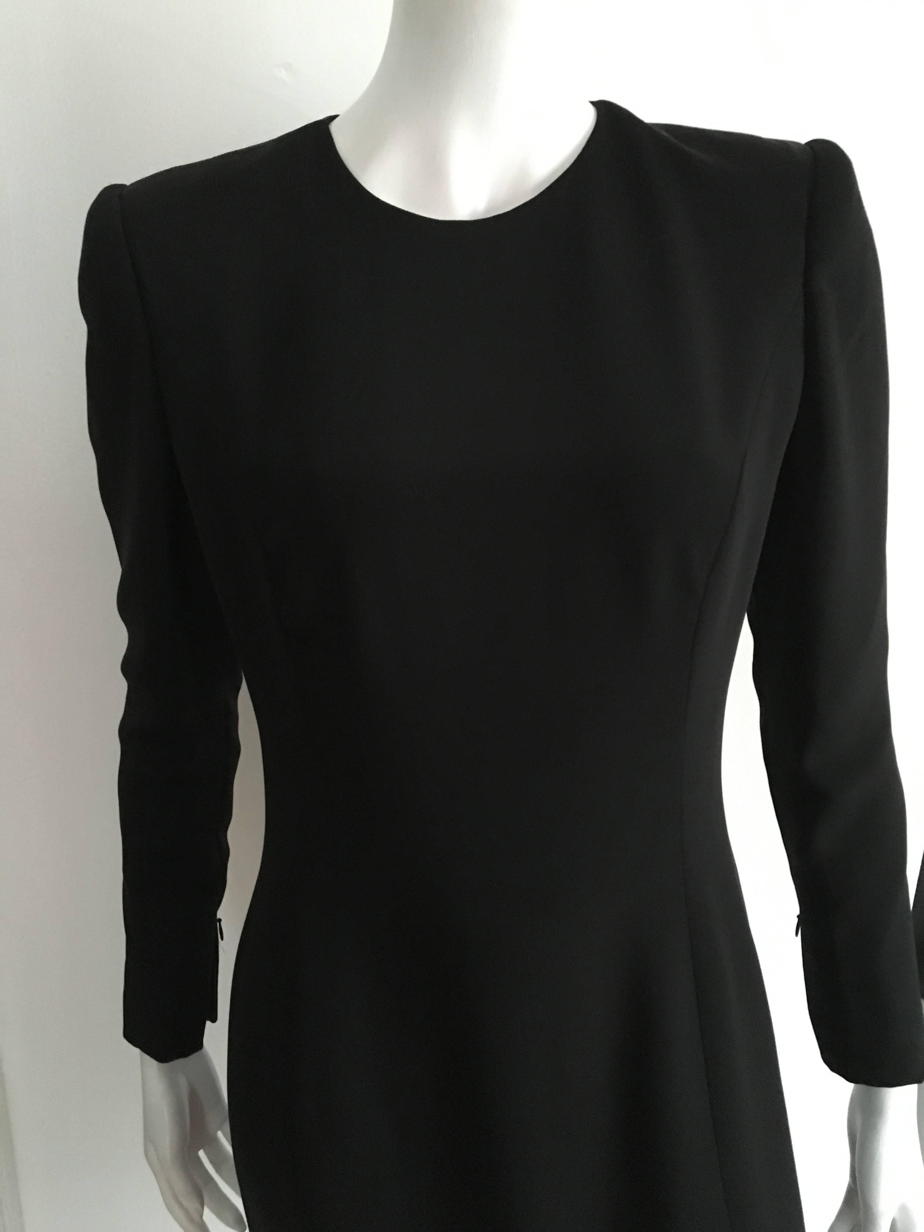 Carolina Herrera 1990s Black Silk Sheath Dress Size 6. For Sale 2