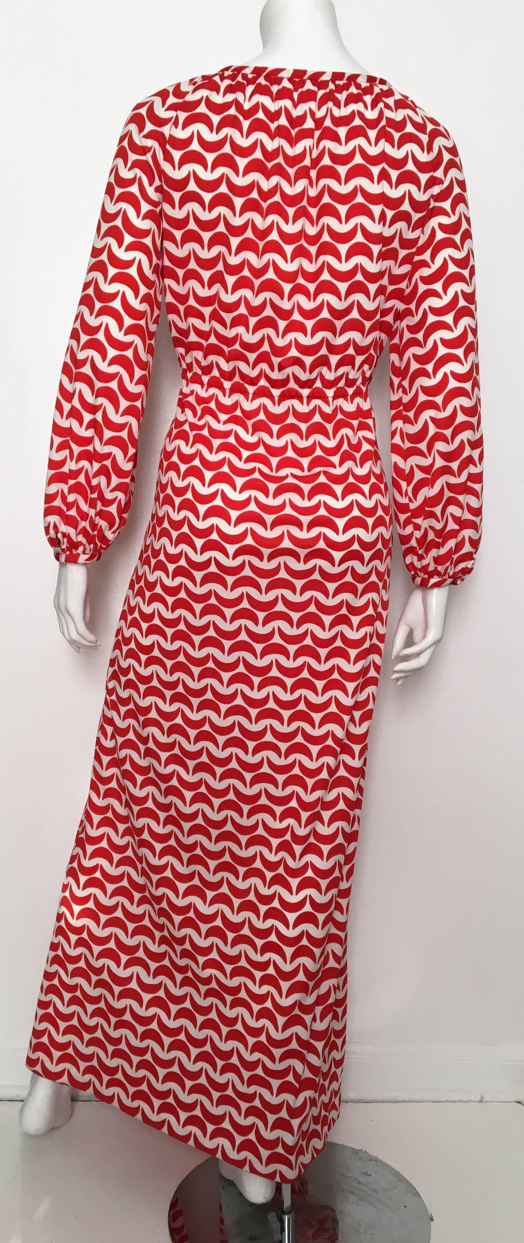 Red Estevez by Eva Gabor for Saks Fifth Avenue Long Lounge Dress Size 6.  For Sale
