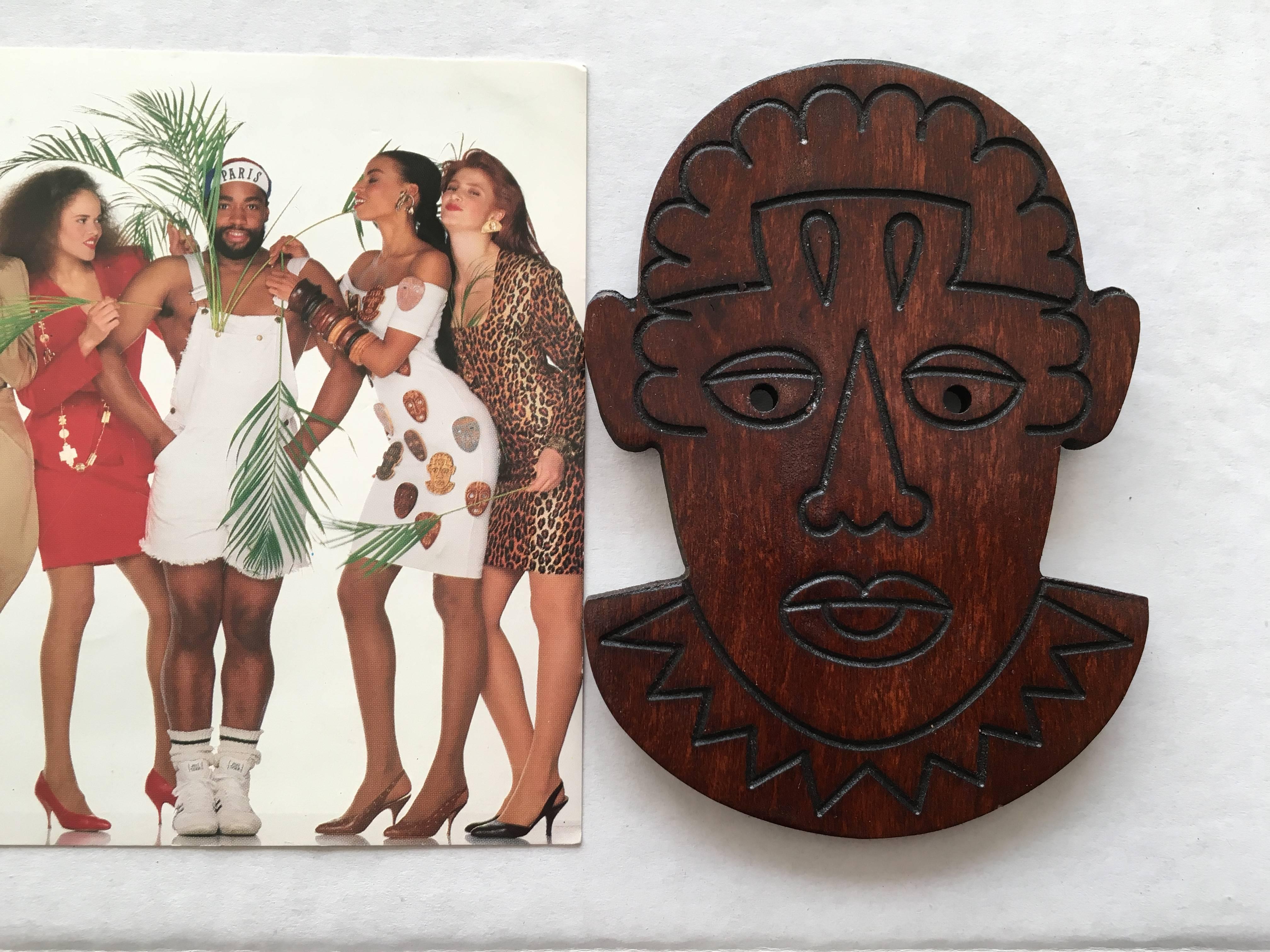 Patrick Kelly Paris 1989 African Wooden Face Cutout Pin.  For Sale 3