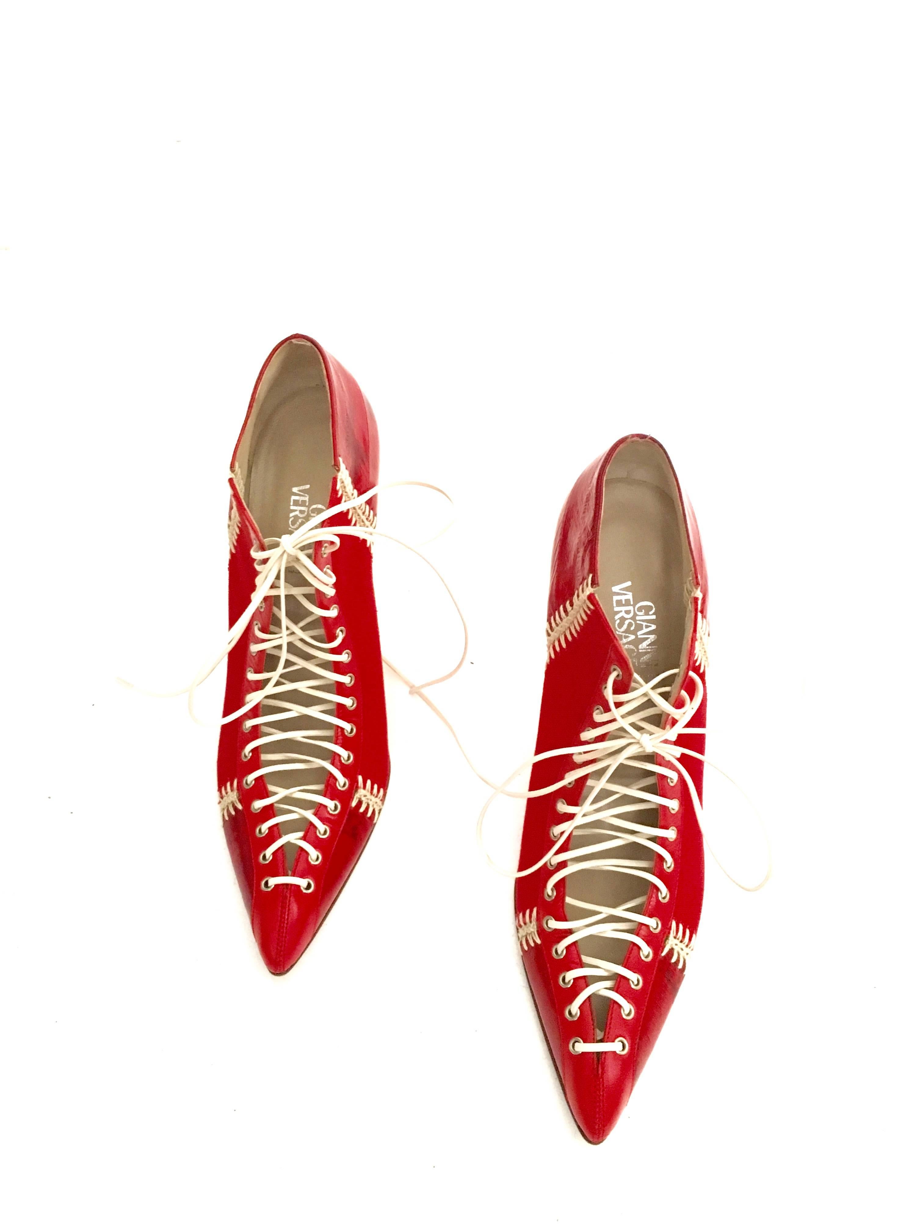Gianni Versace 2002 Red Patchwork Eel Lace Up Stiletto Size 37. For Sale 3