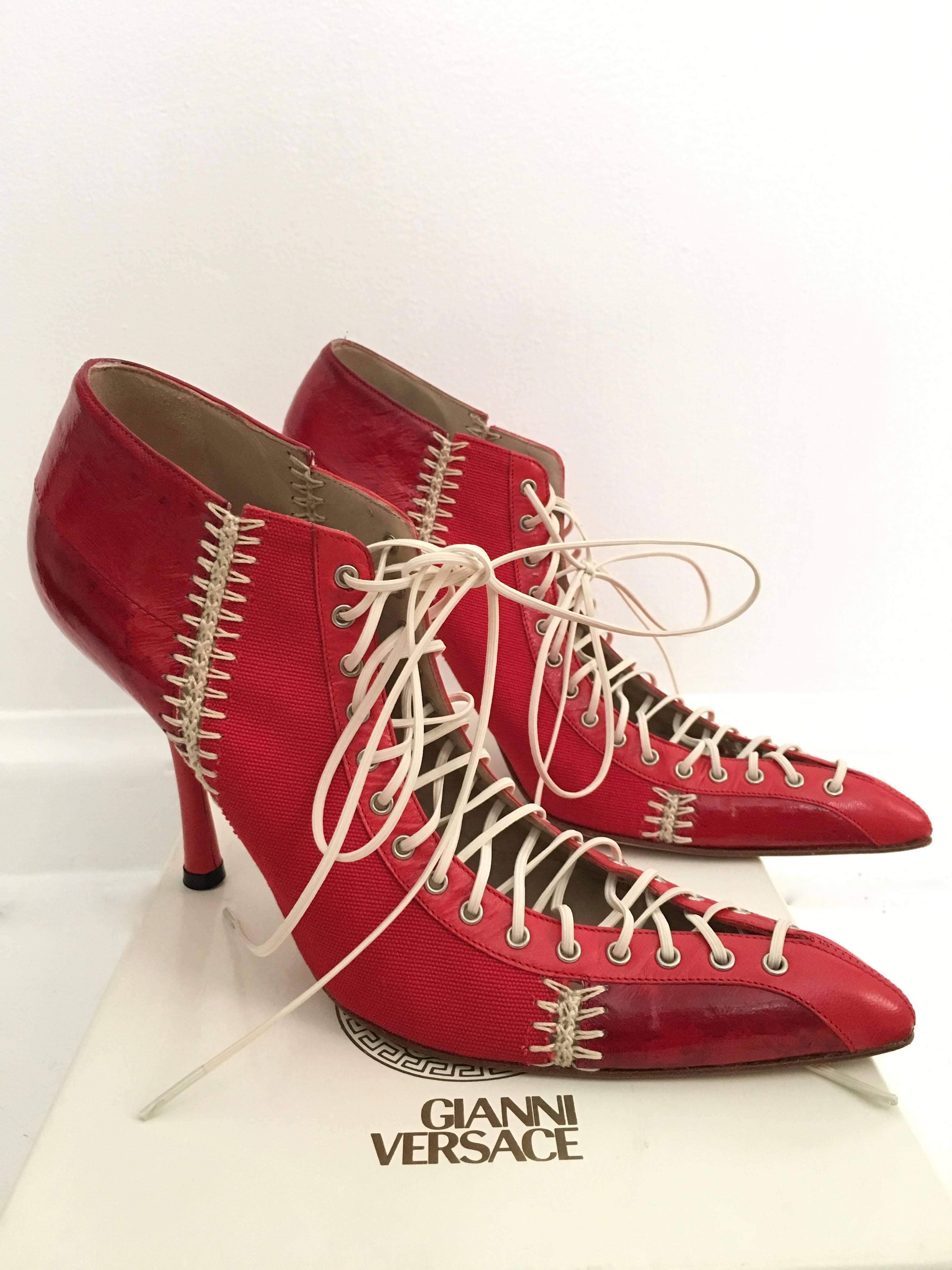 Gianni Versace 2002 Red Patchwork Eel Lace Up Stiletto Size 37. For Sale 6