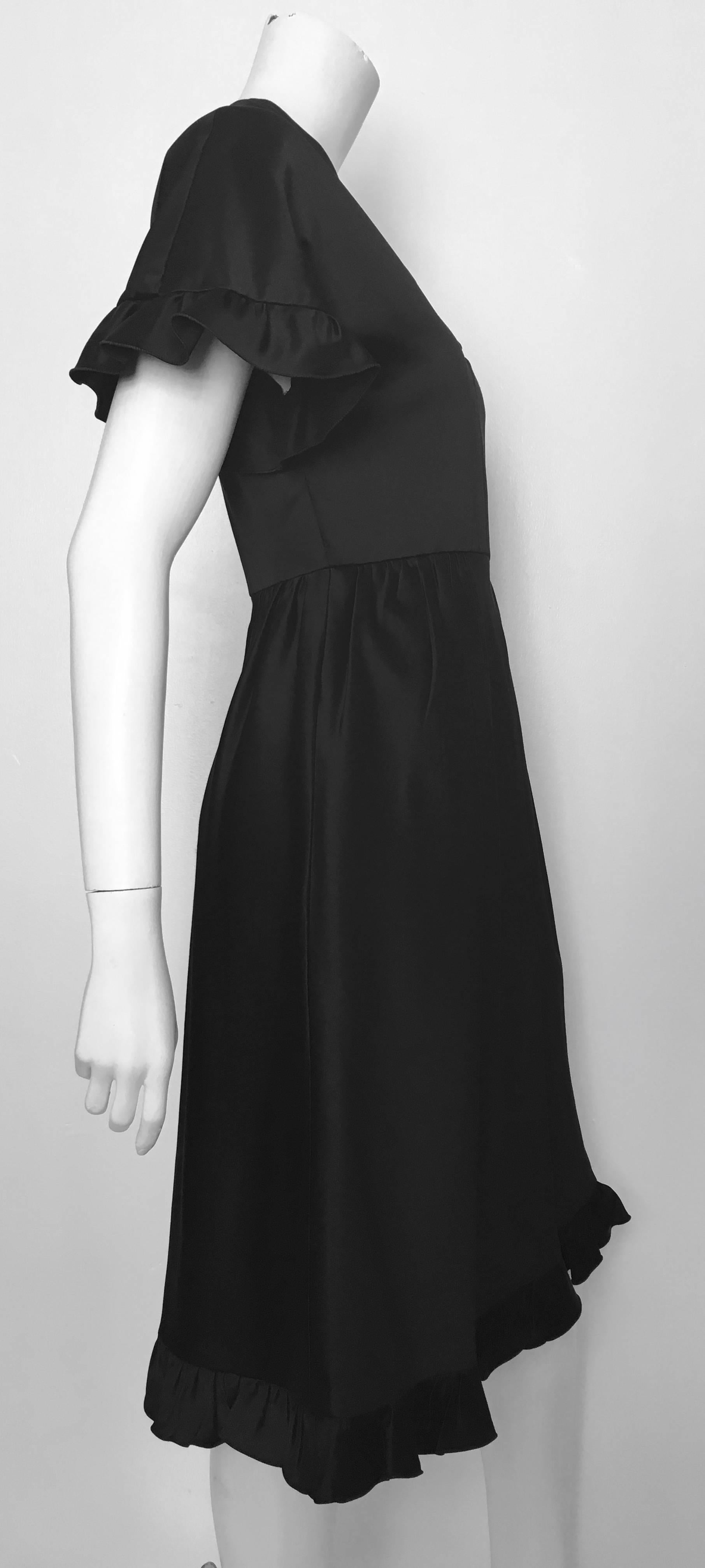 Valentino 60s Black Silk Cocktail Dress With Pockets Size 4. In Excellent Condition In Atlanta, GA