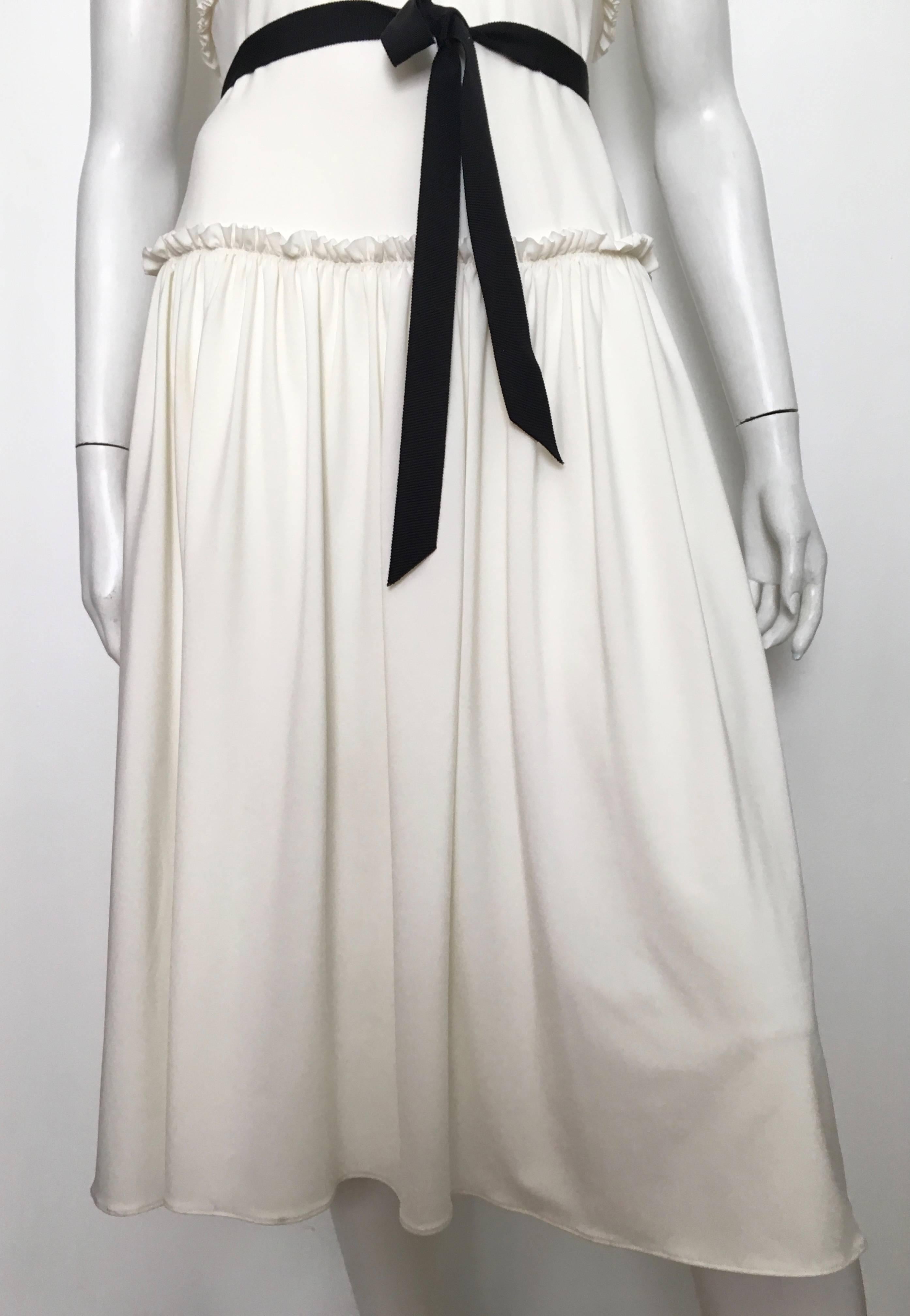 Gray Vera Wang 1990s White Jersey Sleeveless Dress Size 8. For Sale