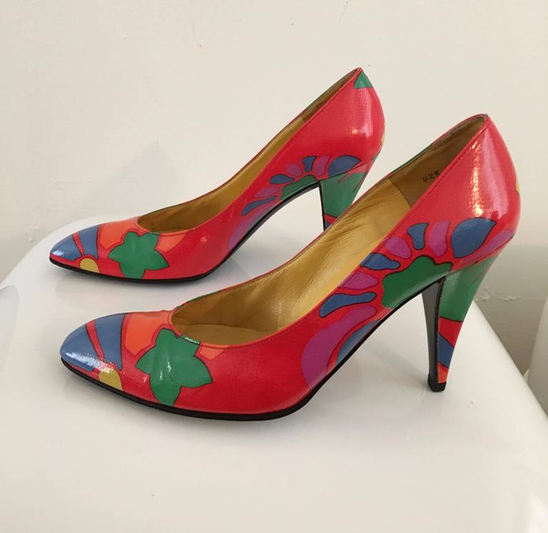 Charles Jourdan 80s Tropical Leather Pumps Size 7.5 For Sale at 1stdibs