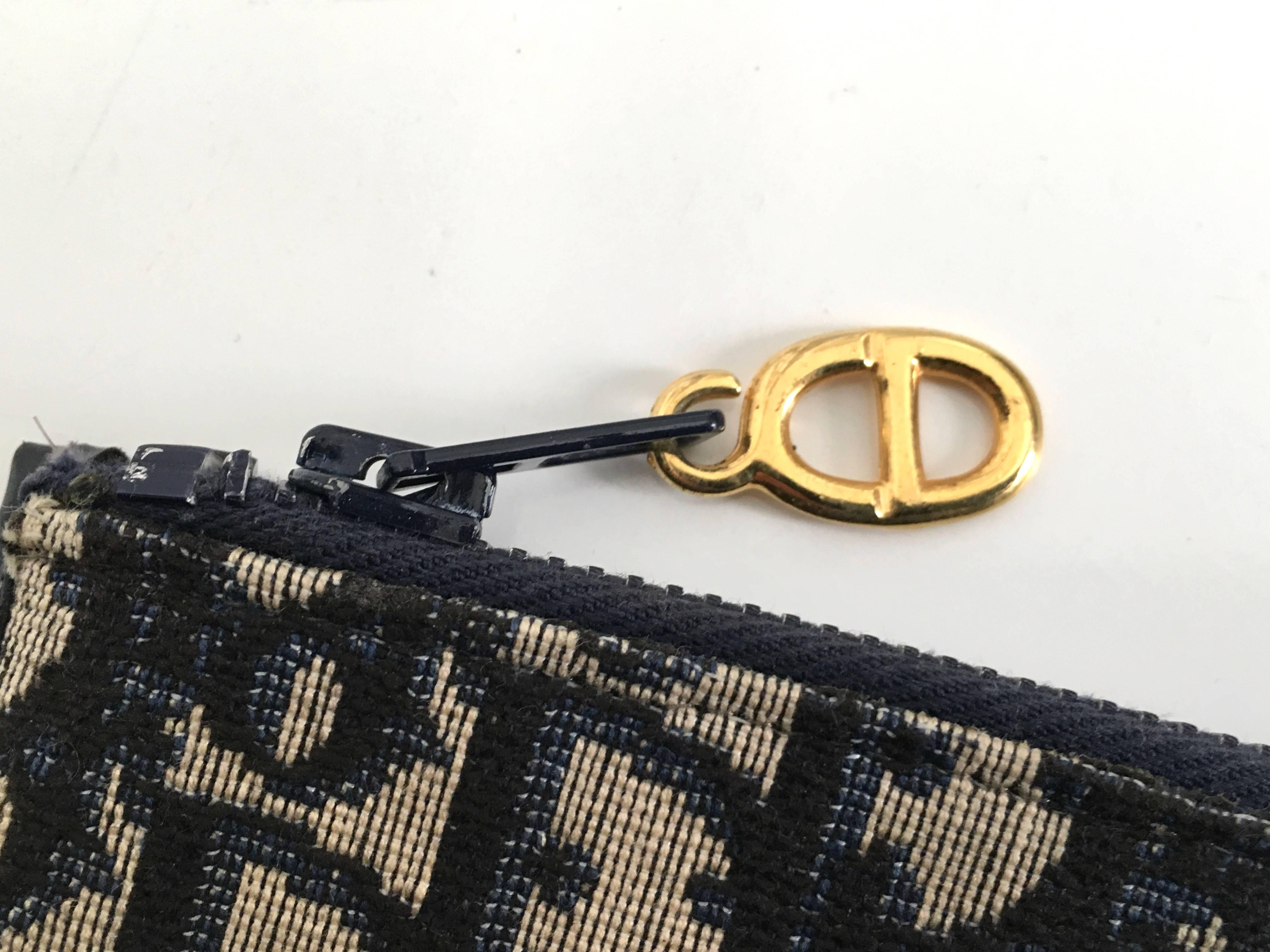 Dior Navy Logo Clutch. In Excellent Condition In Atlanta, GA