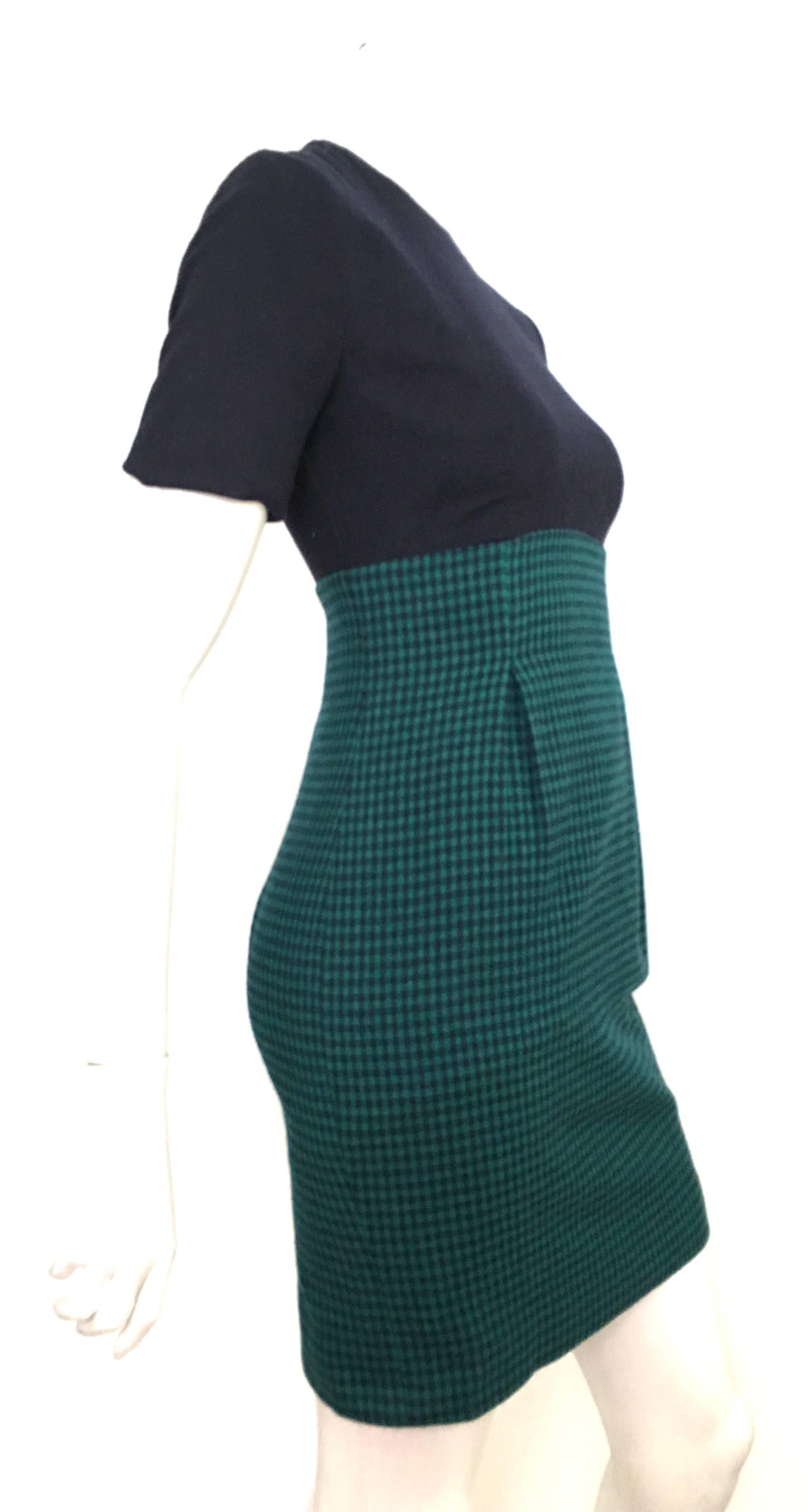 Black Bill Blass Short Sleeve Sheath Dress Size 4. For Sale