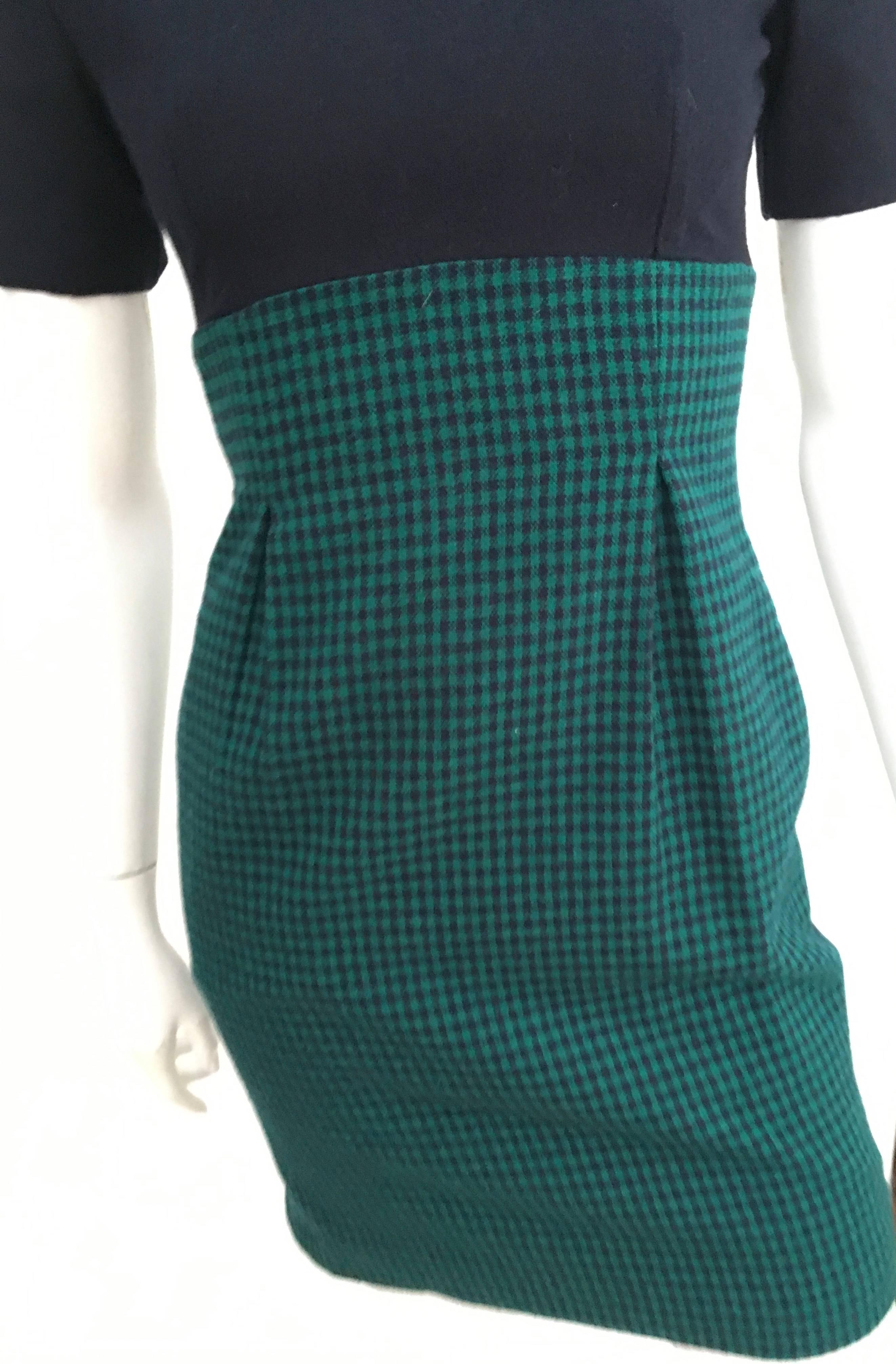 Bill Blass Short Sleeve Sheath Dress Size 4. For Sale 1