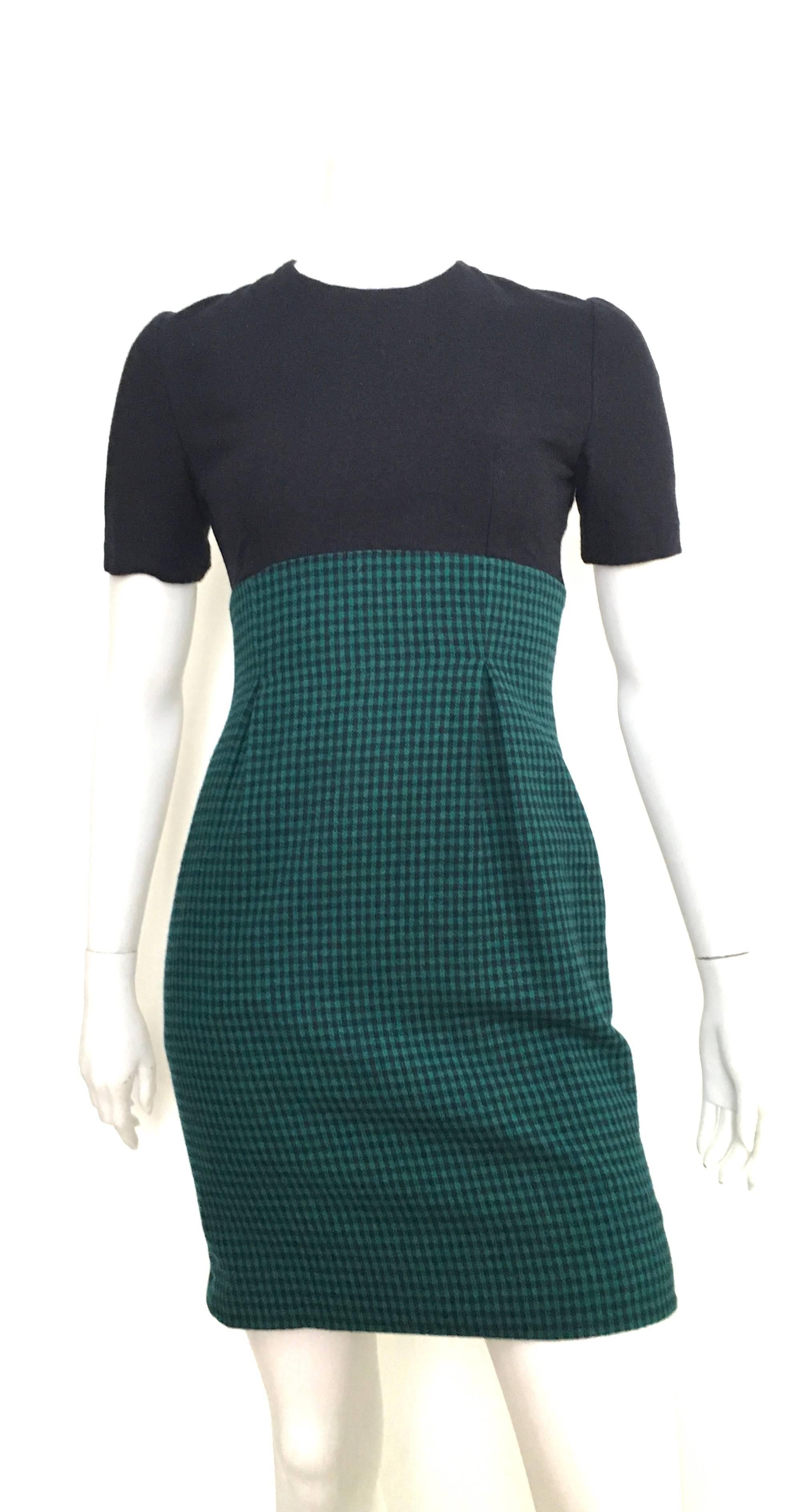 Bill Blass Short Sleeve Sheath Dress Size 4. For Sale 3