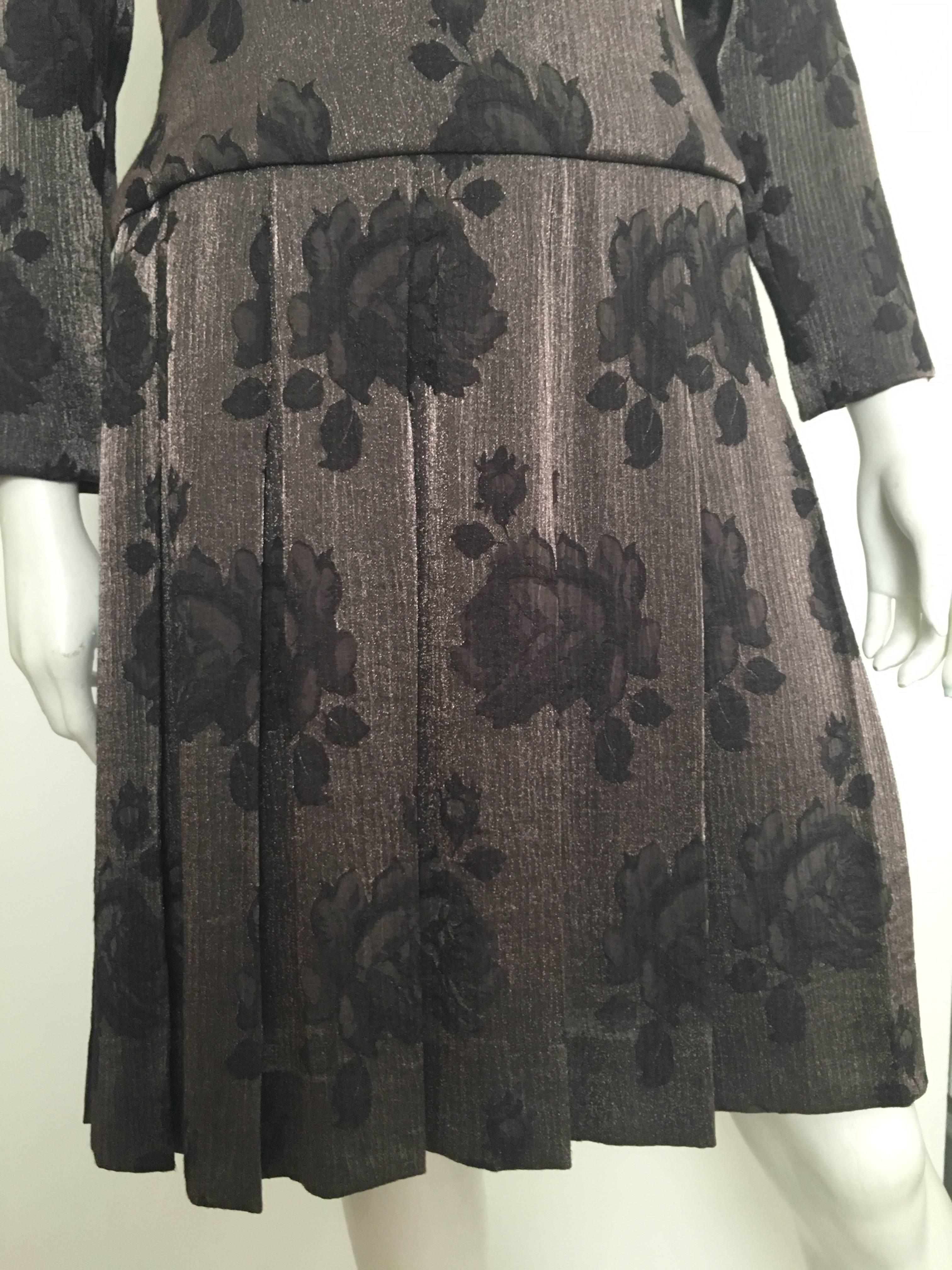 Black Travilla Rose Pattern Pleated Evening Cocktail Dress Size 8. For Sale