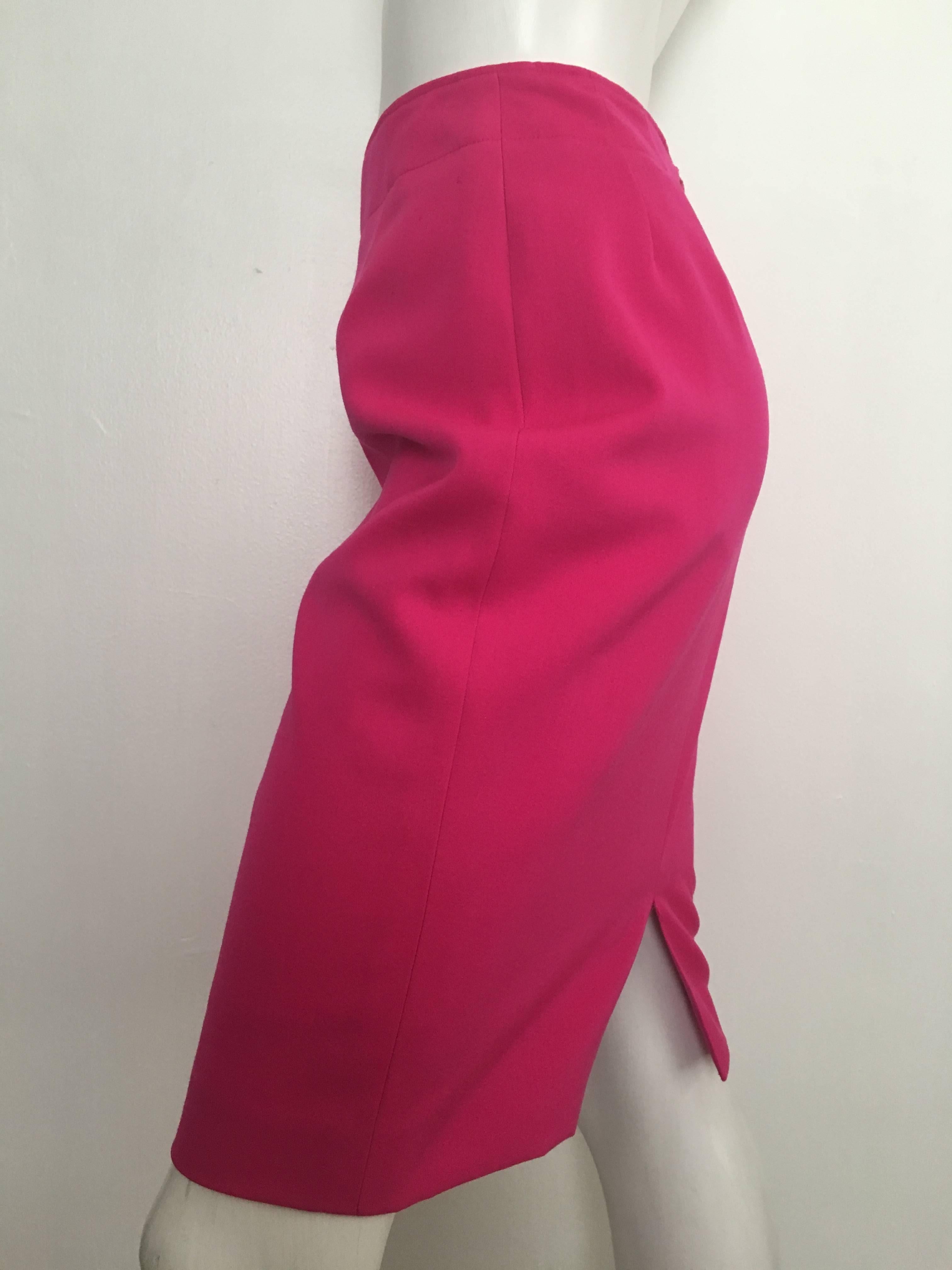 Lolita Lempicka Wool Pink Sexy Pencil Skirt Size 6. In Excellent Condition For Sale In Atlanta, GA