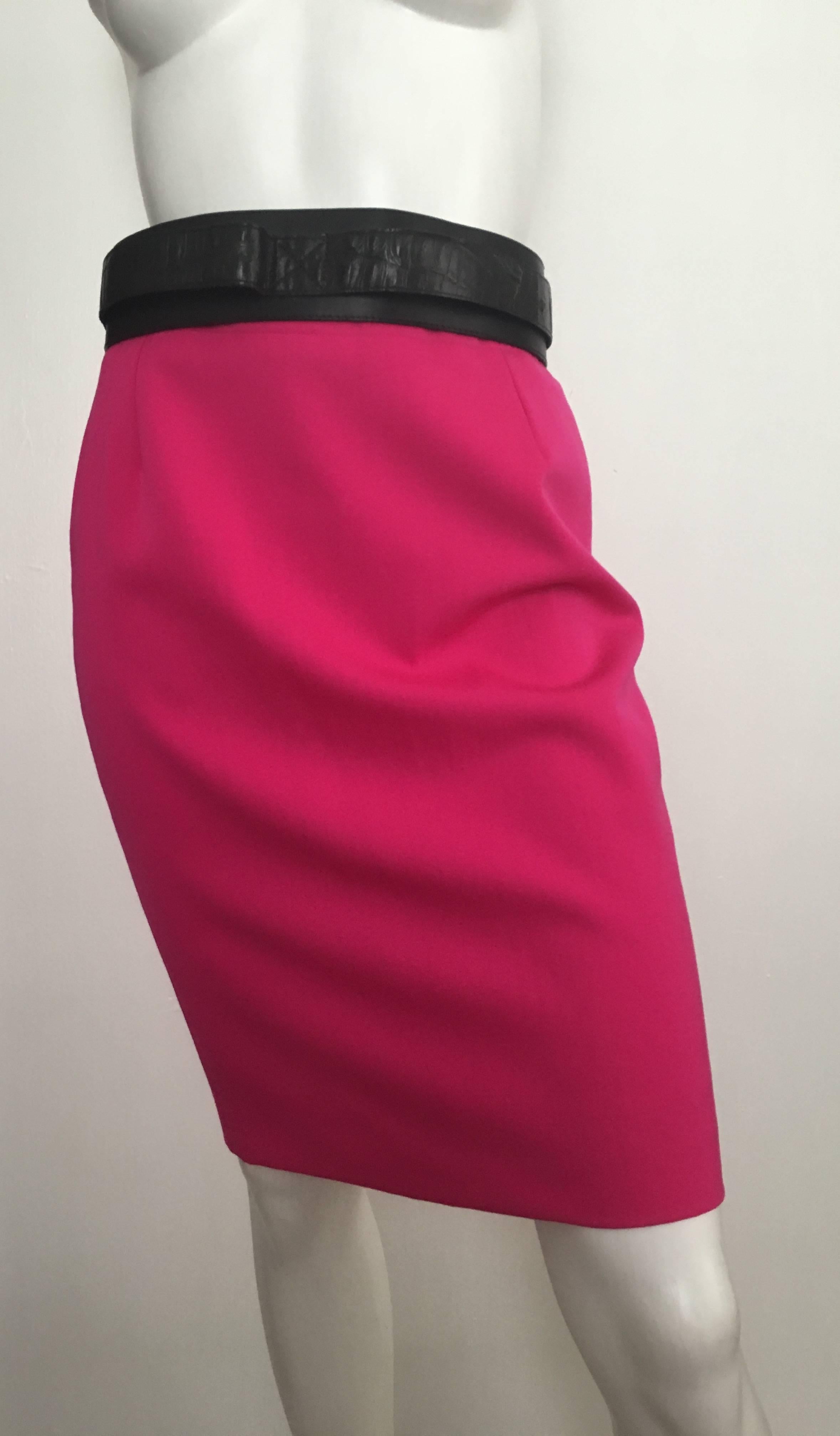 Women's or Men's Lolita Lempicka Wool Pink Sexy Pencil Skirt Size 6. For Sale