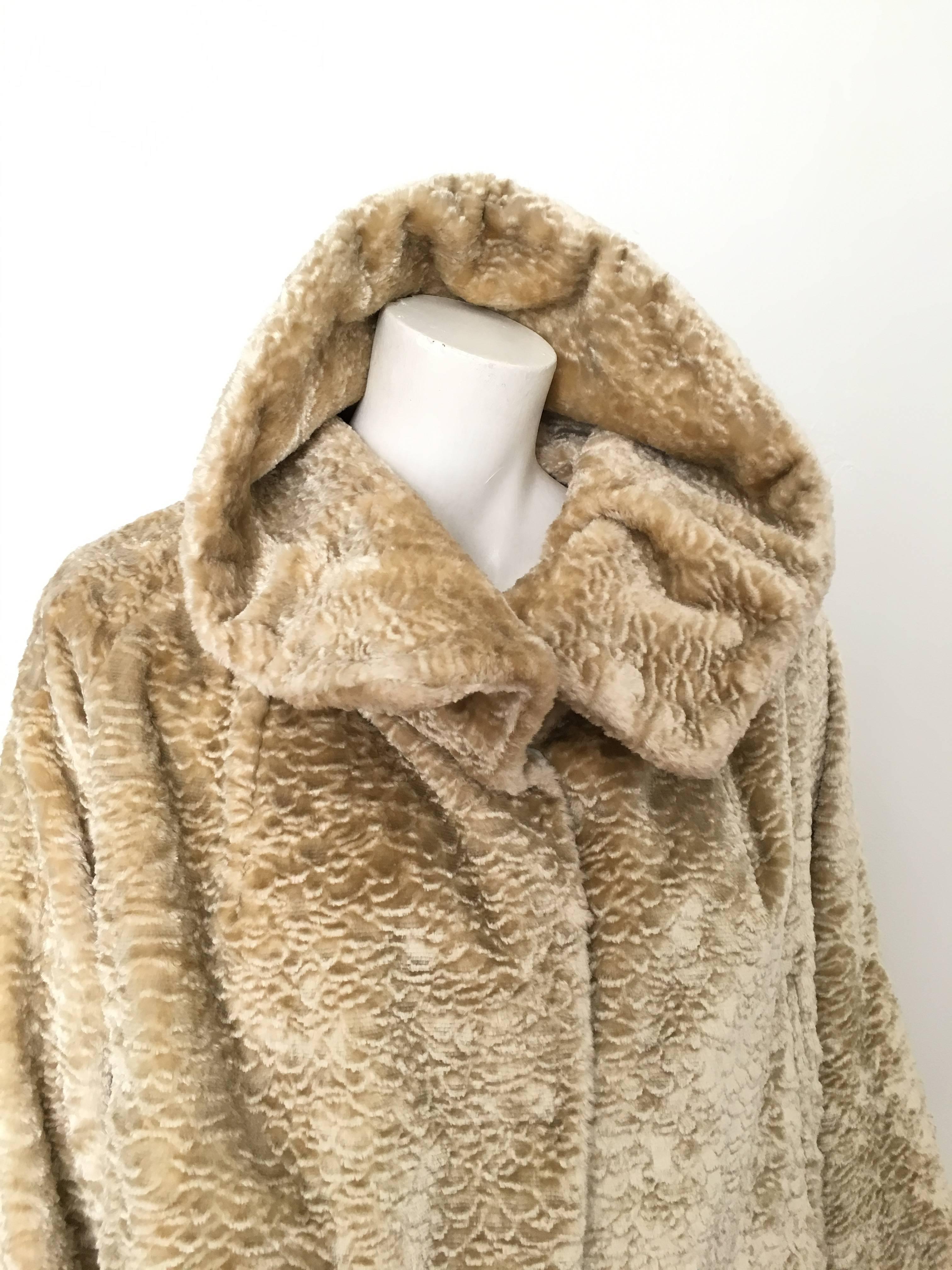 Bill Blass Faux Fur Jacket With Pockets Size 8. 2