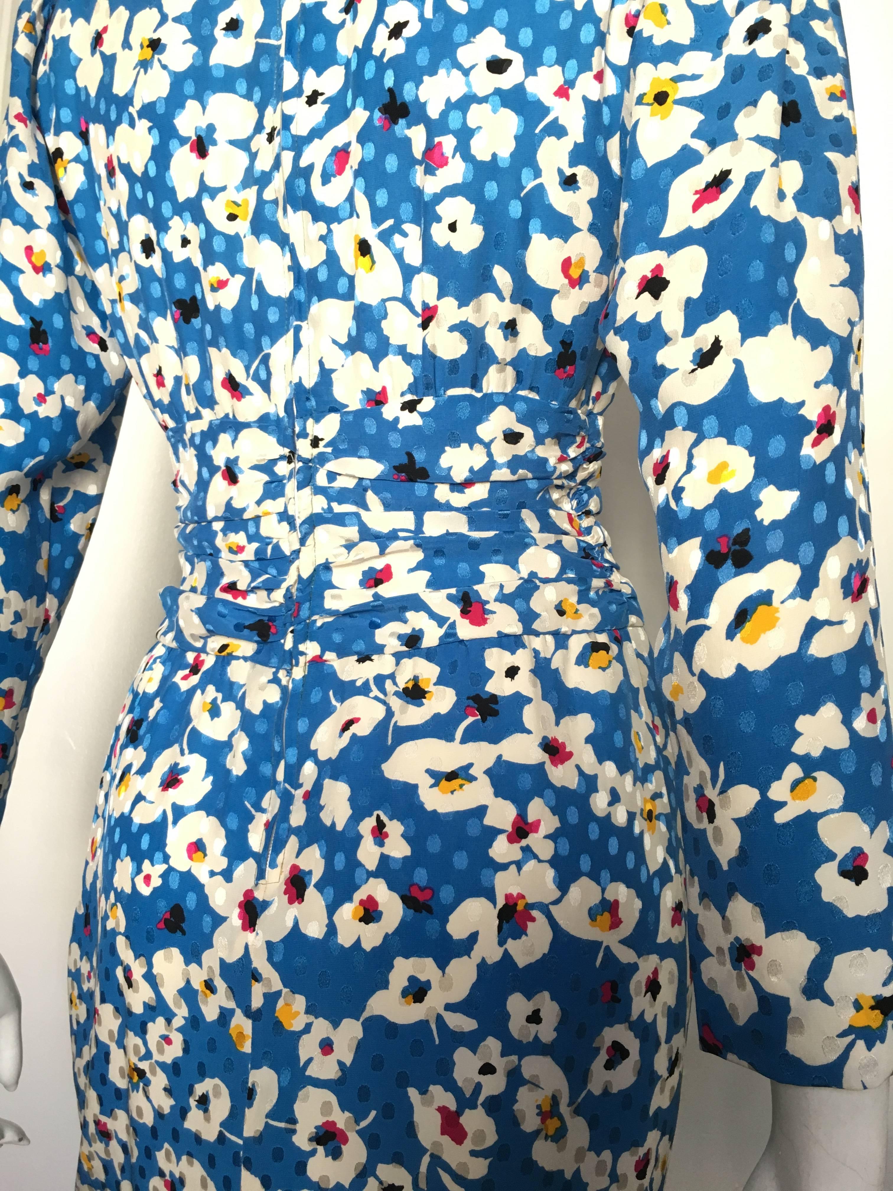 Women's or Men's Nina Ricci 1980s Silk Floral Sheath Dress Size 4 / 6. For Sale