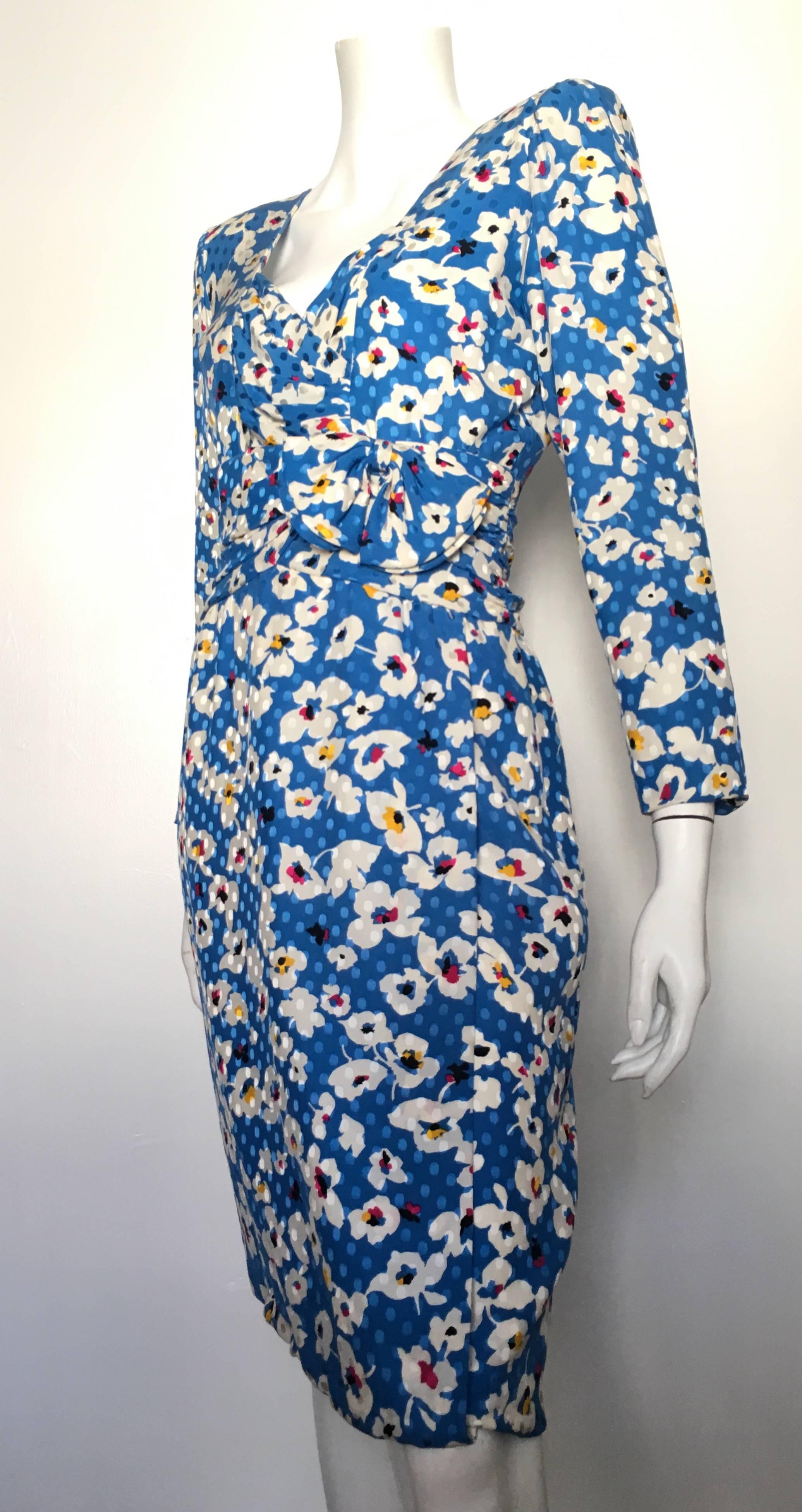 Nina Ricci 1980s Silk Floral Sheath Dress Size 4 / 6. For Sale 2