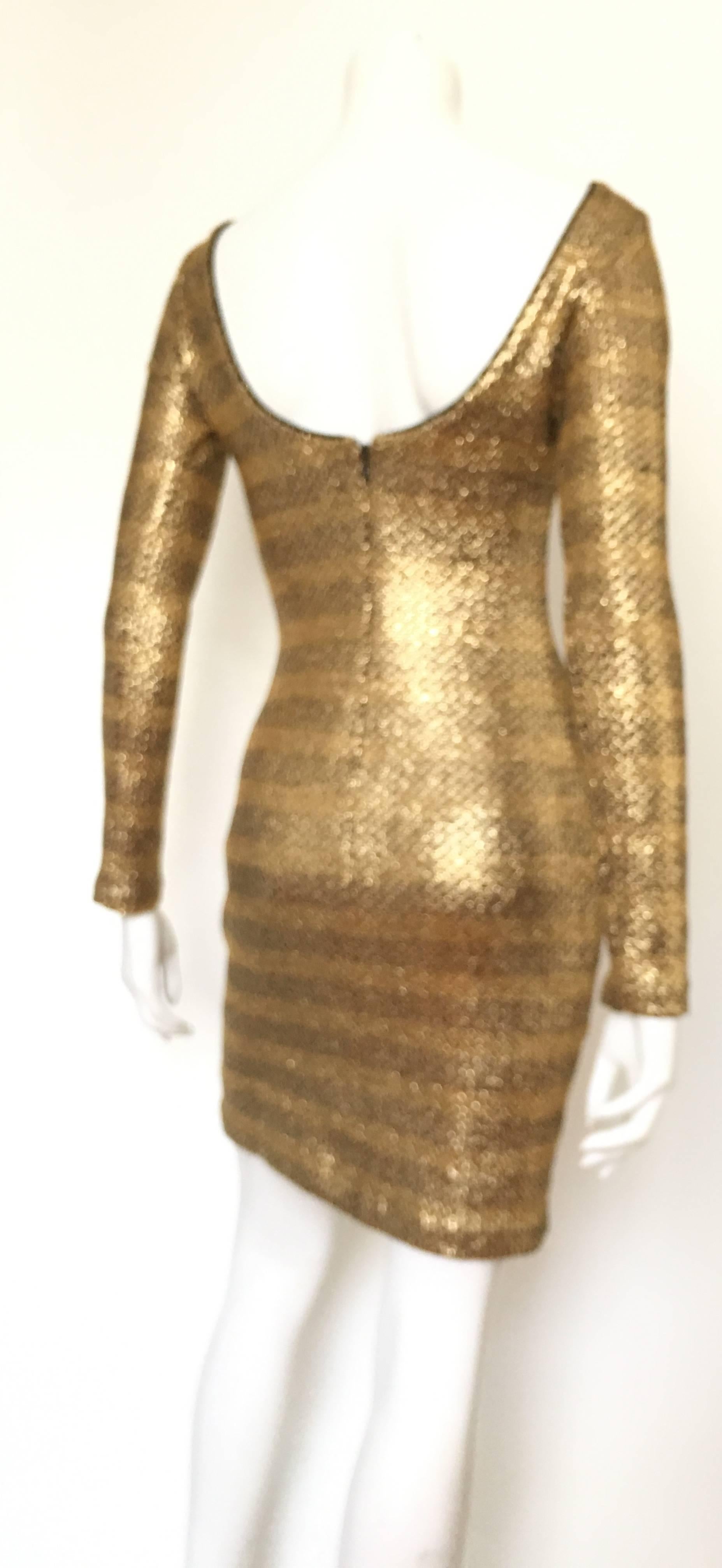 Brown Badgley Mischka Gold Metallic Stretch Cocktail Dress Size 2 / 4. For Sale