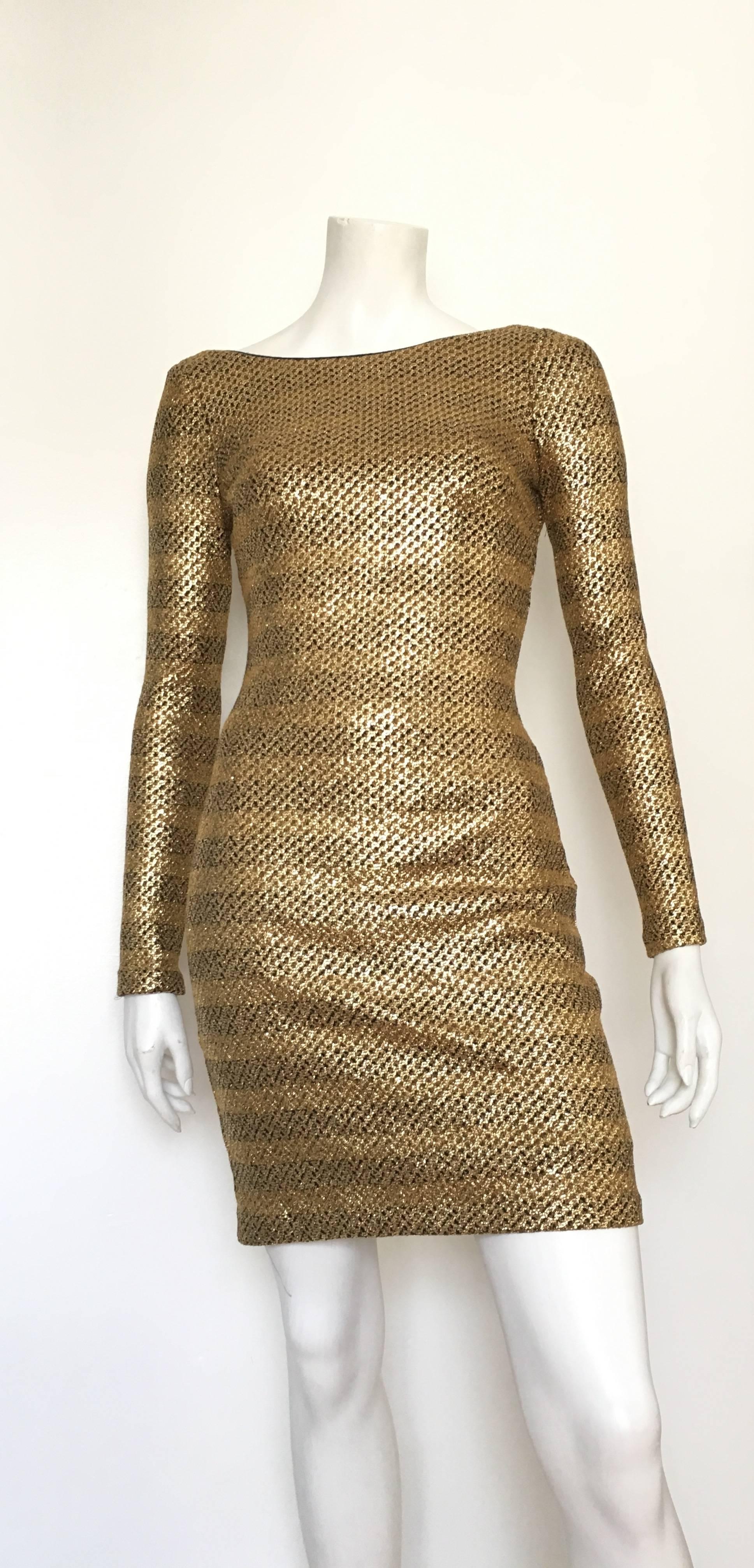 Badgley Mischka Gold Metallic Stretch Cocktail Dress Size 2 / 4. For Sale 1