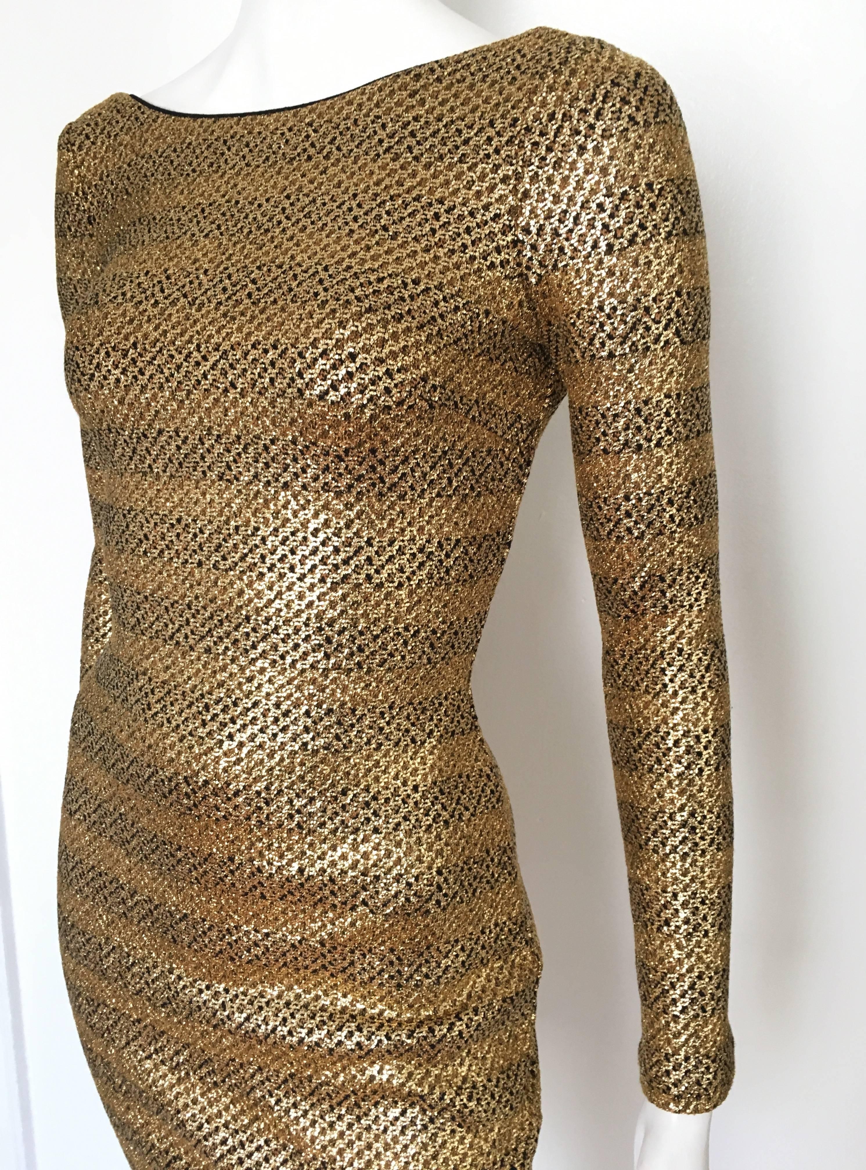 Badgley Mischka Gold Metallic Stretch Cocktail Dress Size 2 / 4. For Sale 2