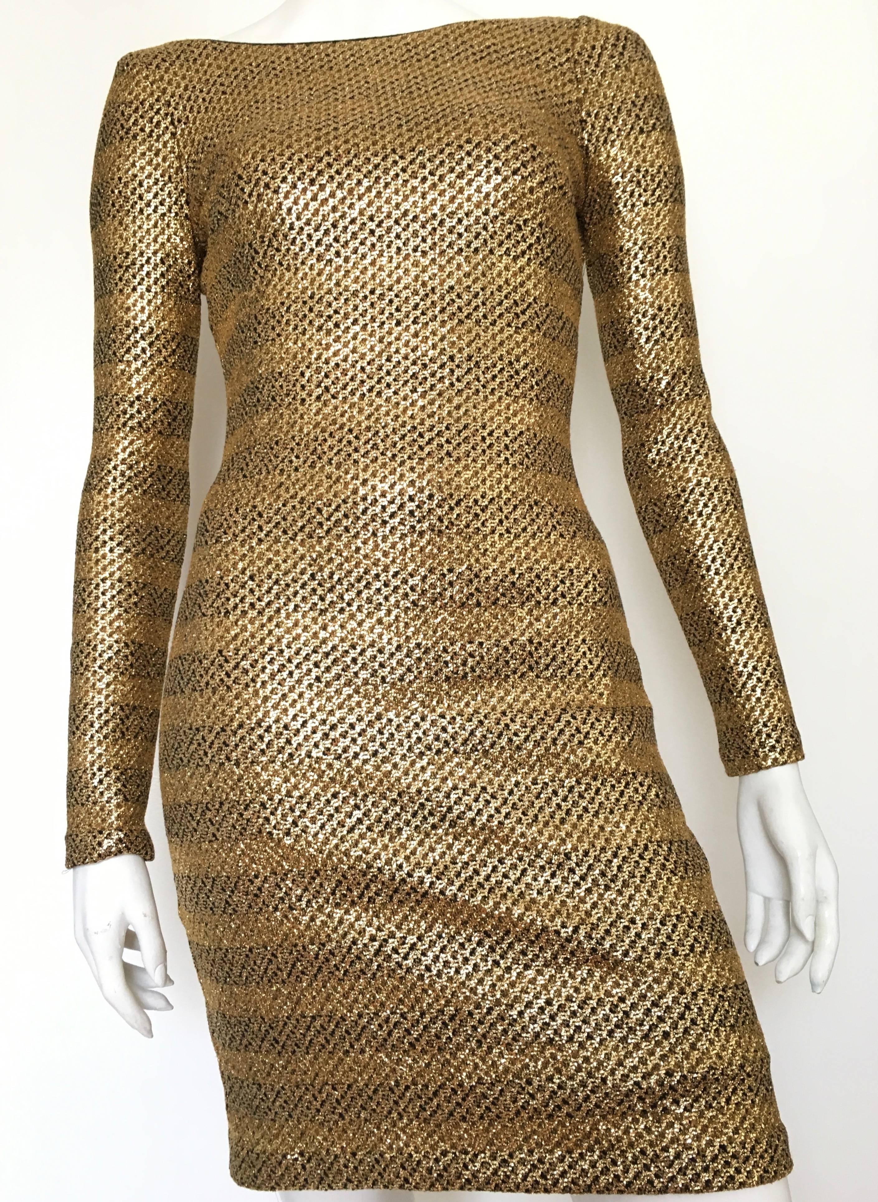 Badgley Mischka Gold Metallic Stretch Cocktail Dress Size 2 / 4. For Sale 4