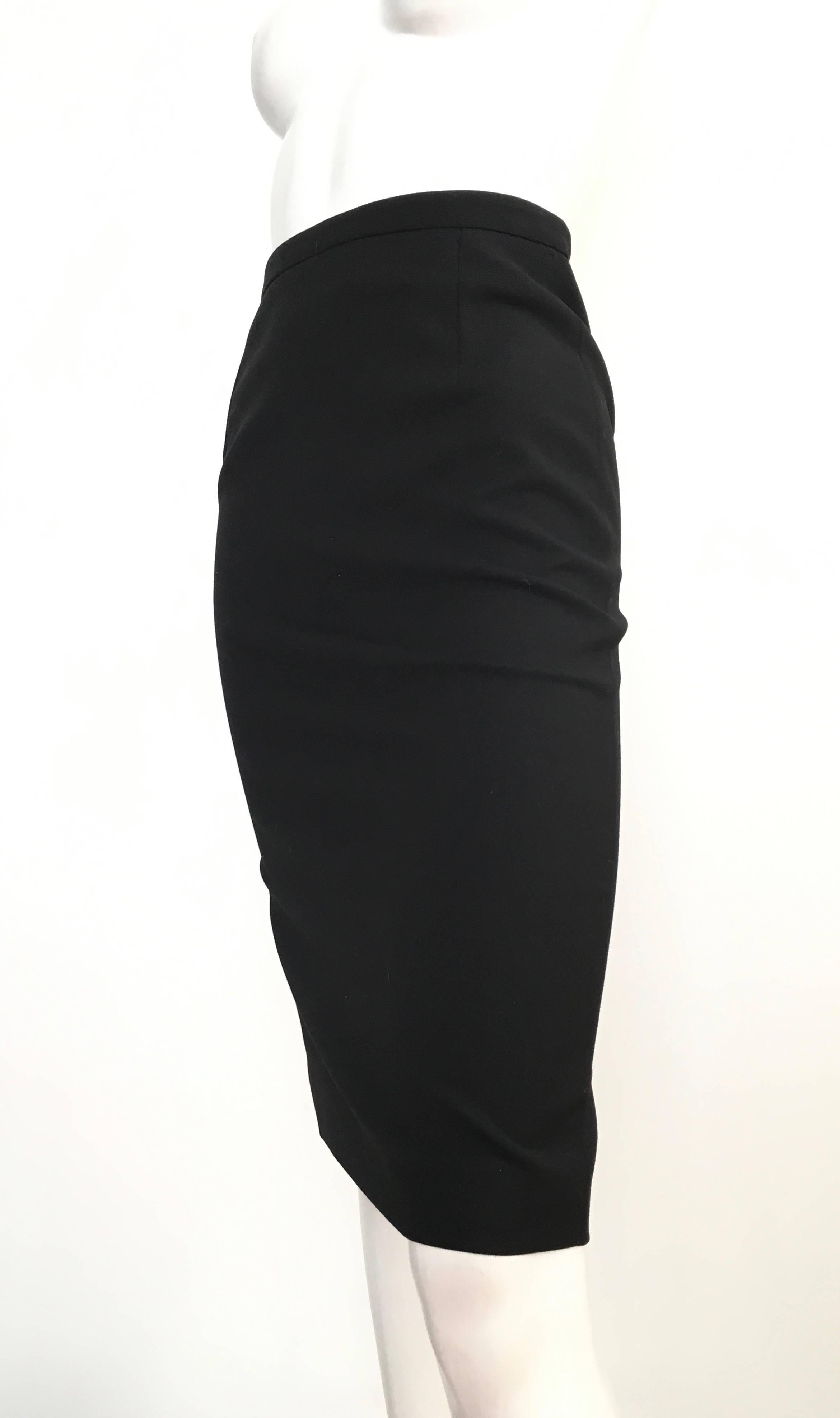 Gucci Black Pencil Skirt Size 4 / 38. In Excellent Condition For Sale In Atlanta, GA