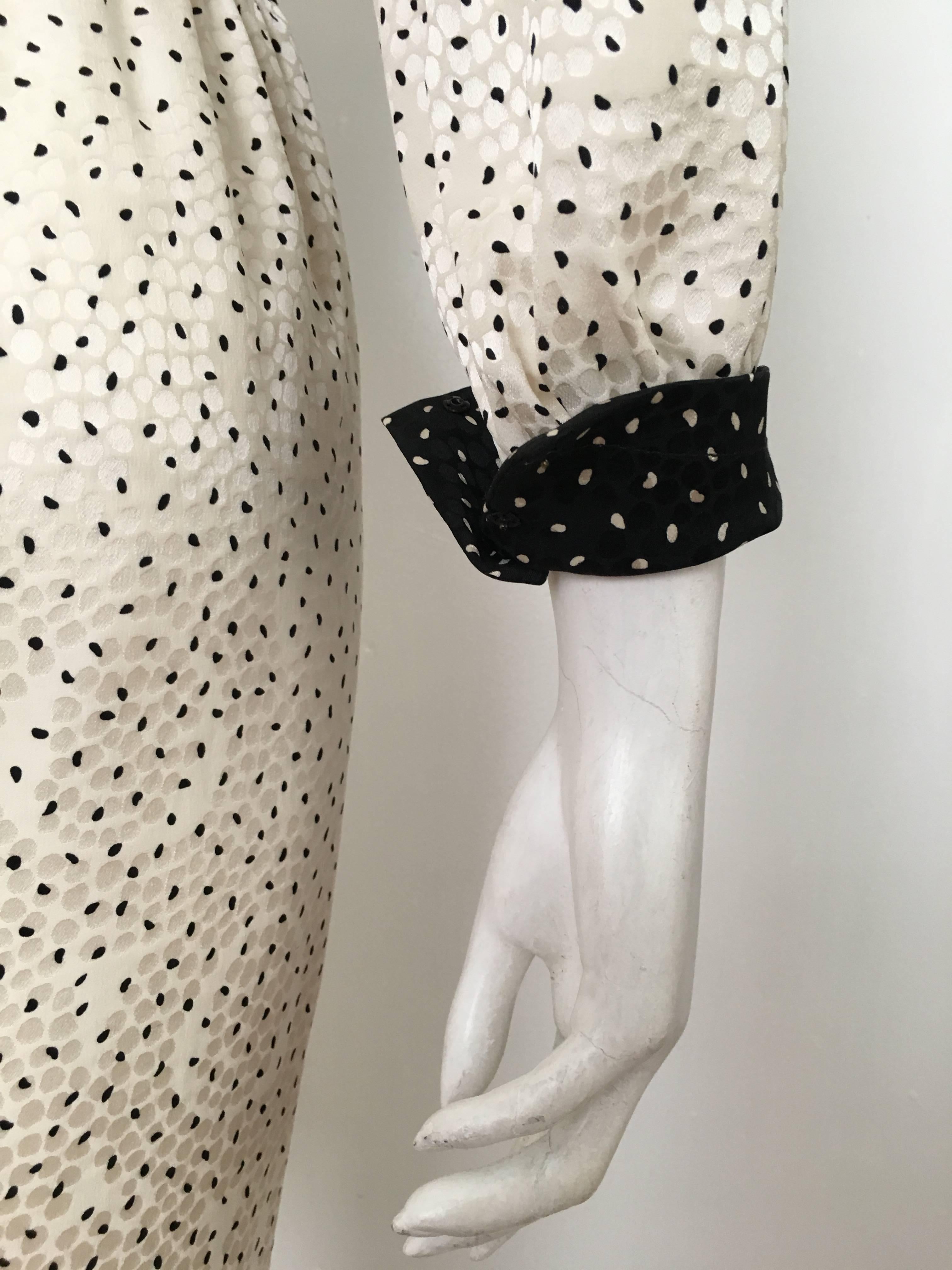 Carolina Herrera 1980s Cream & Black Silk Dress Size 6. 2