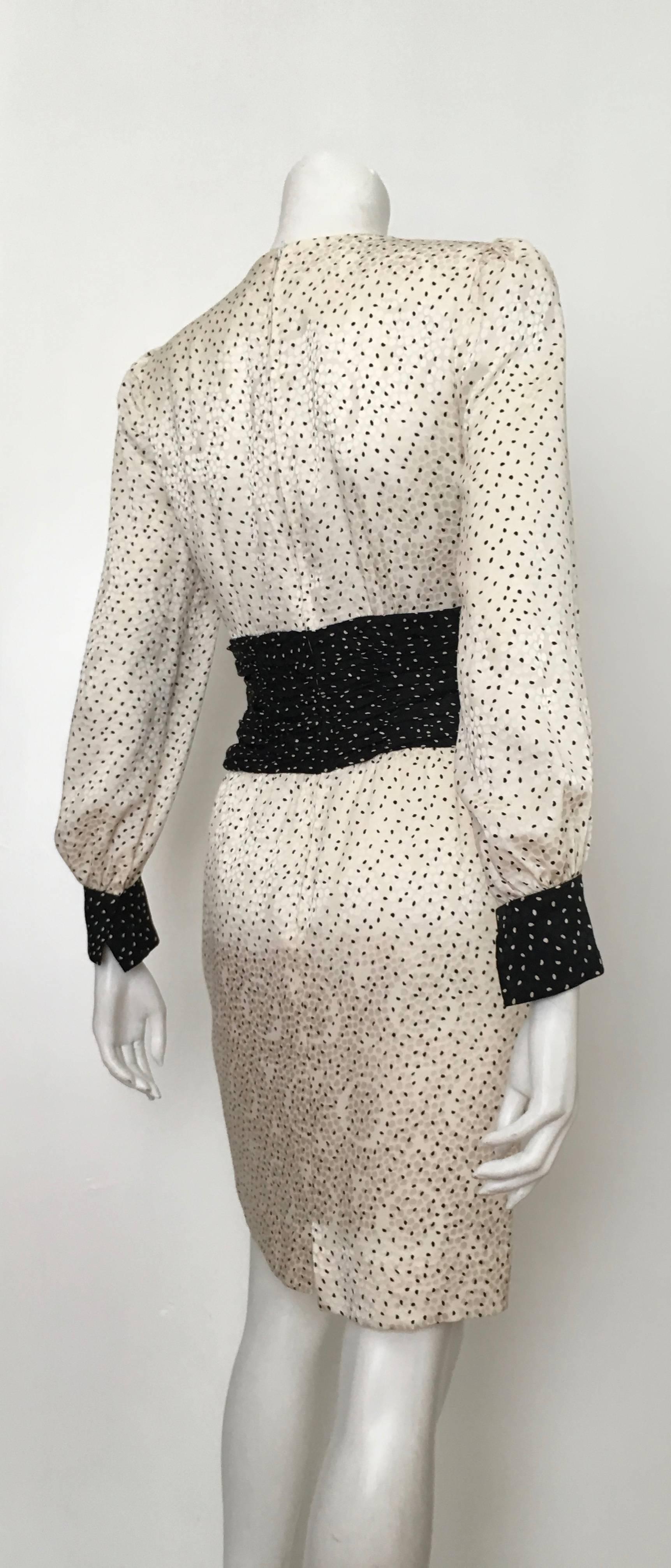 Carolina Herrera 1980s Cream & Black Silk Dress Size 6. In Excellent Condition In Atlanta, GA