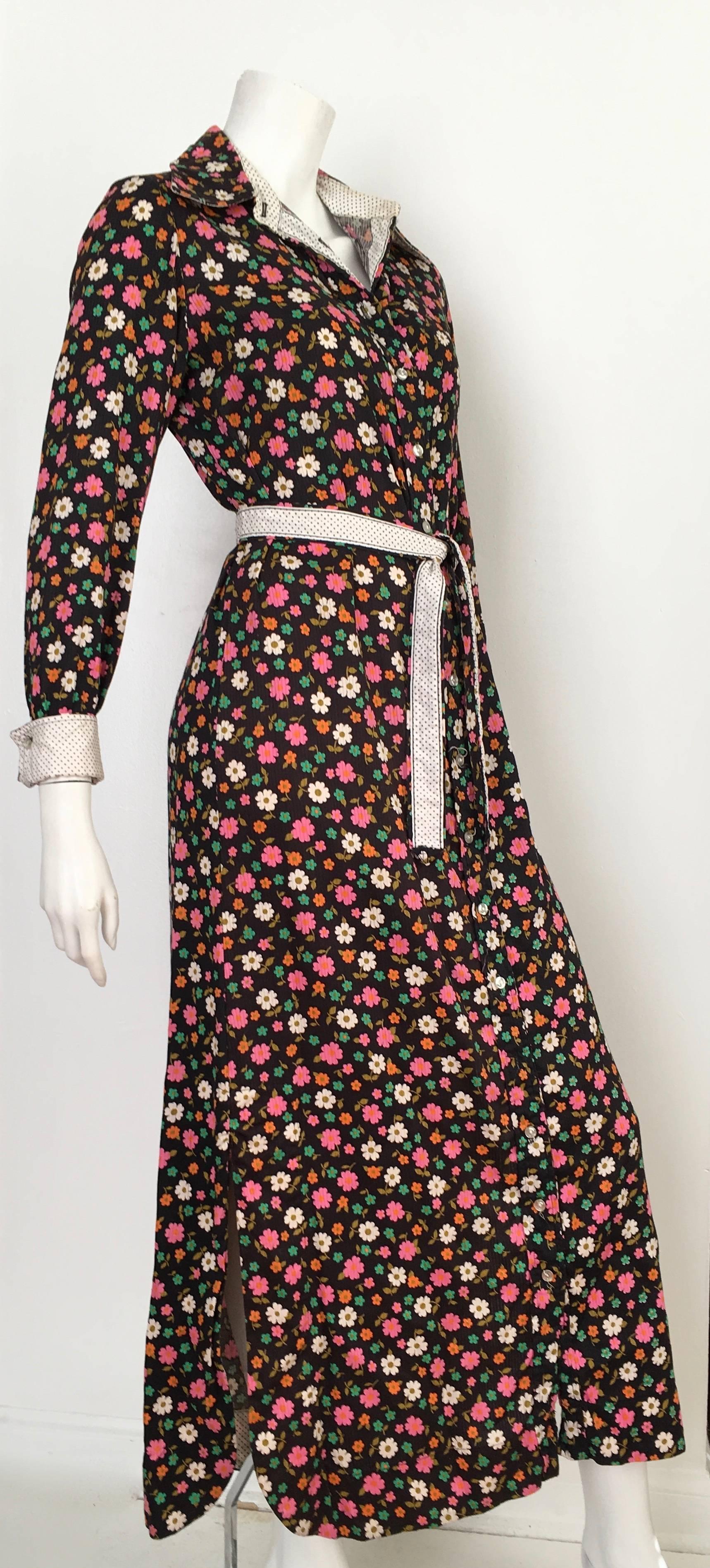 Black Geoffrey Beene 1960s Floral Cotton Button Up Dress with Belt Size 8. For Sale