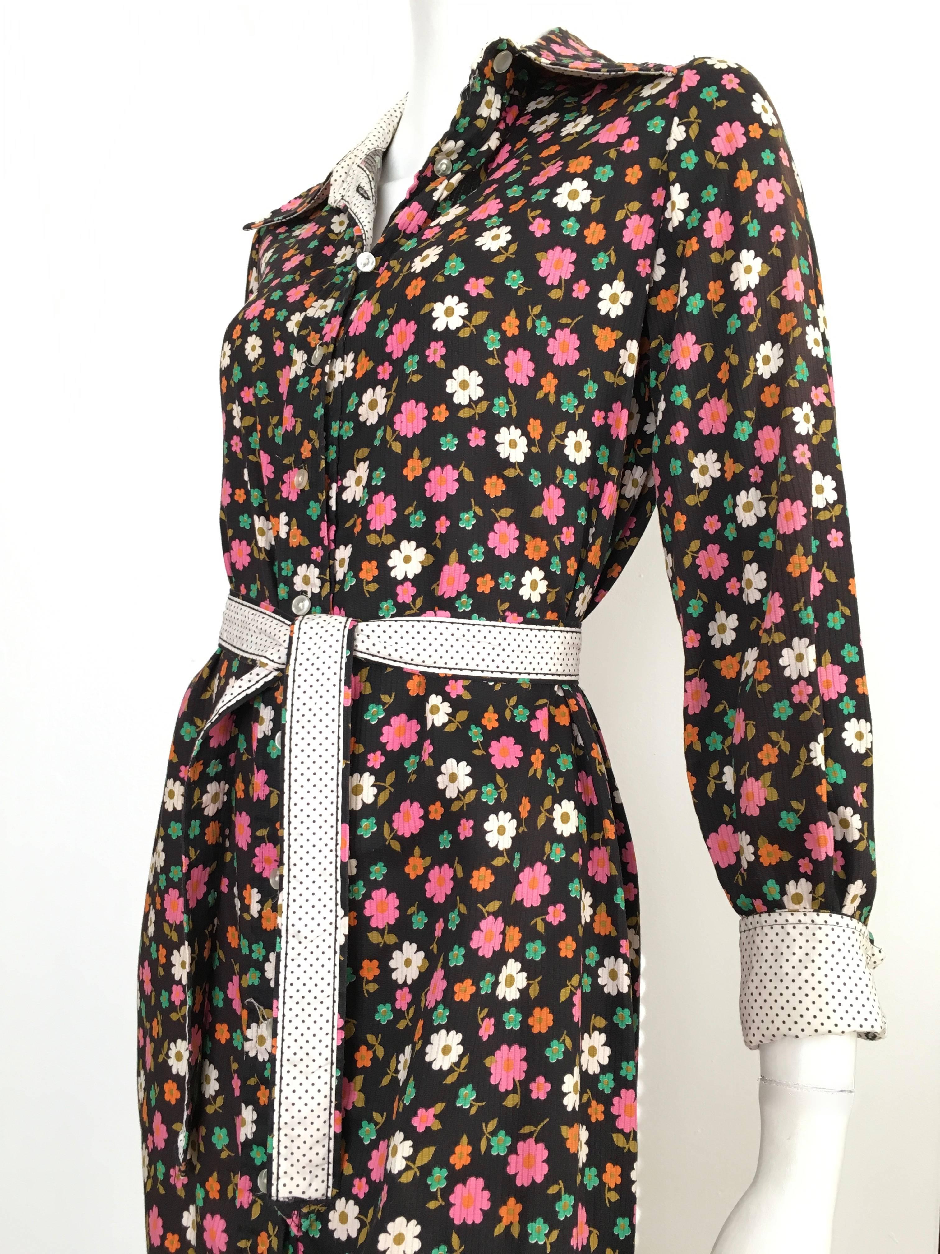 Geoffrey Beene 1960s Floral Cotton Button Up Dress with Belt Size 8. For Sale 1