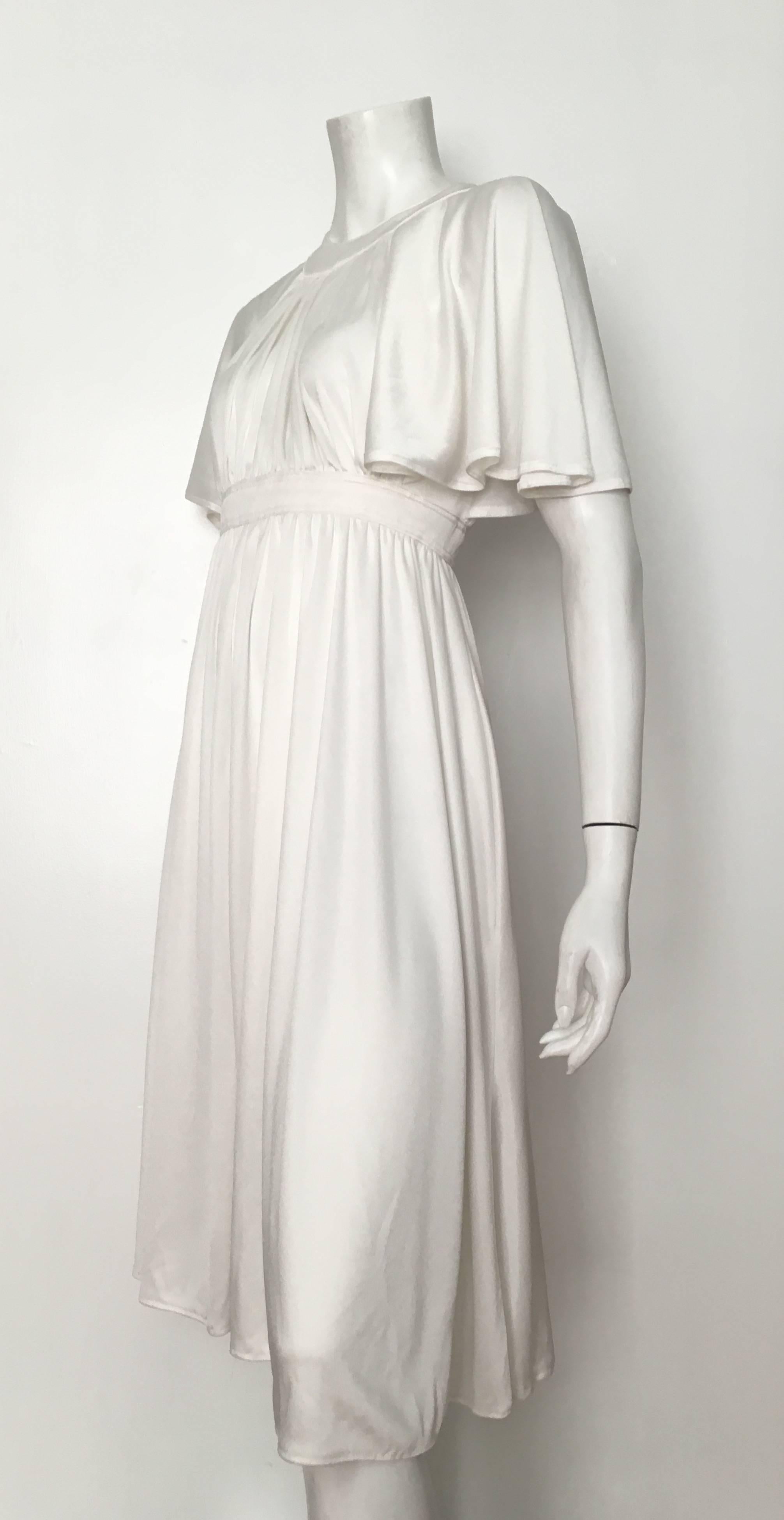 Pierre Cardin 1970s White Jersey Dress with Pockets Size 4. For Sale 4