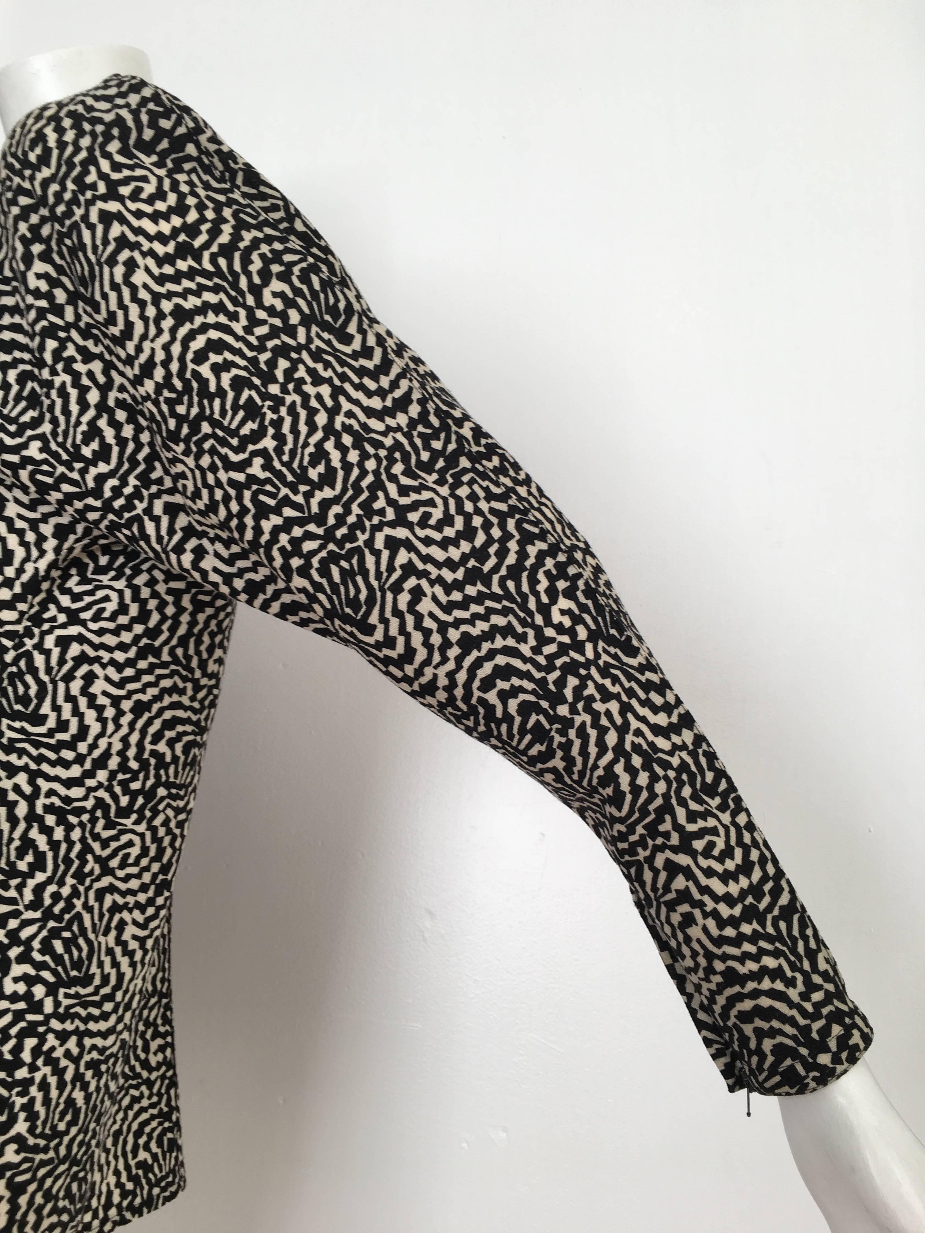 Gianni Versace 1980s Wool Abstract Pattern Button Up Blouse Size 6 / 40. For Sale 2