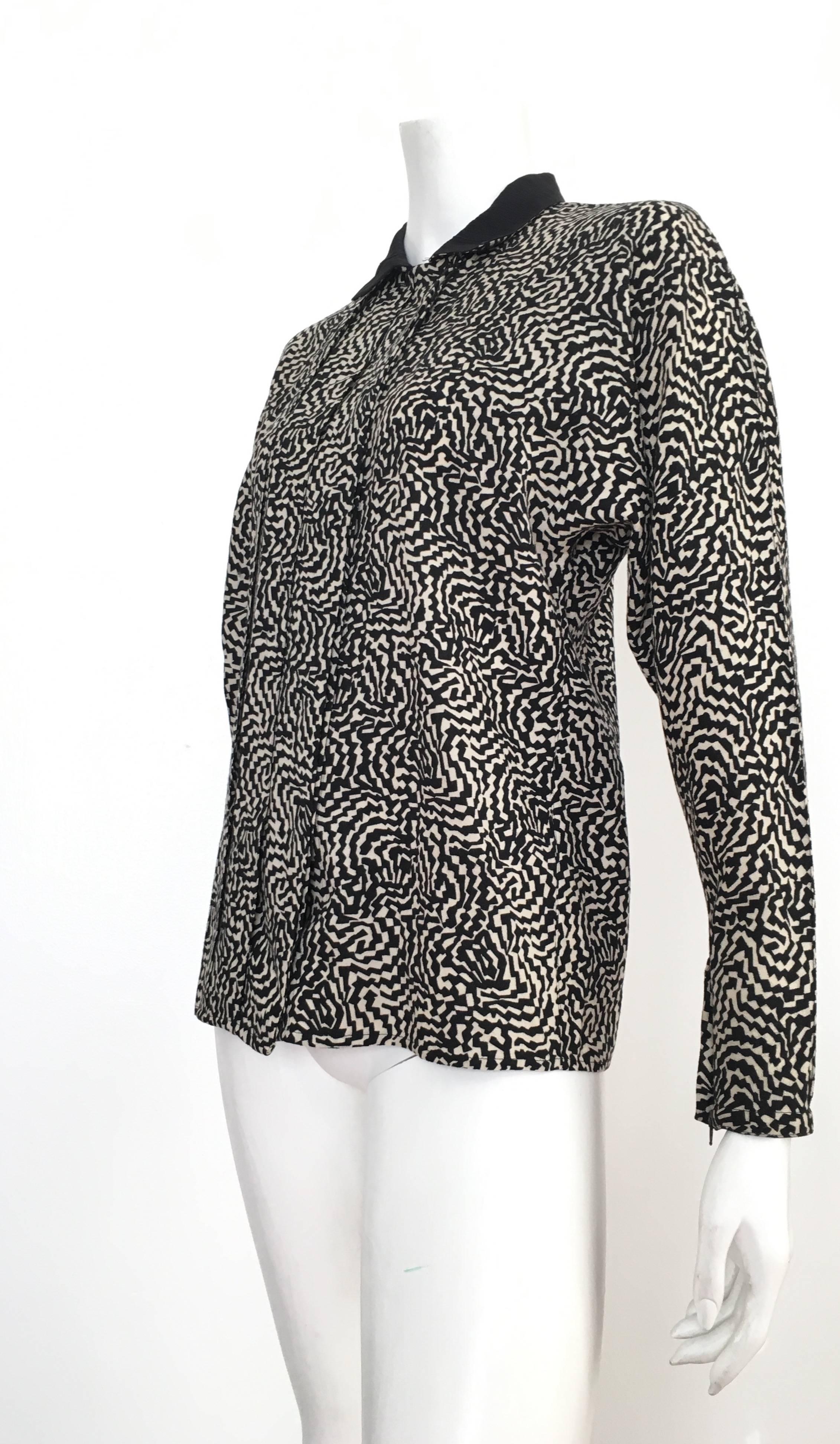 Gianni Versace 1980s Wool Abstract Pattern Button Up Blouse Size 6 / 40. For Sale 1