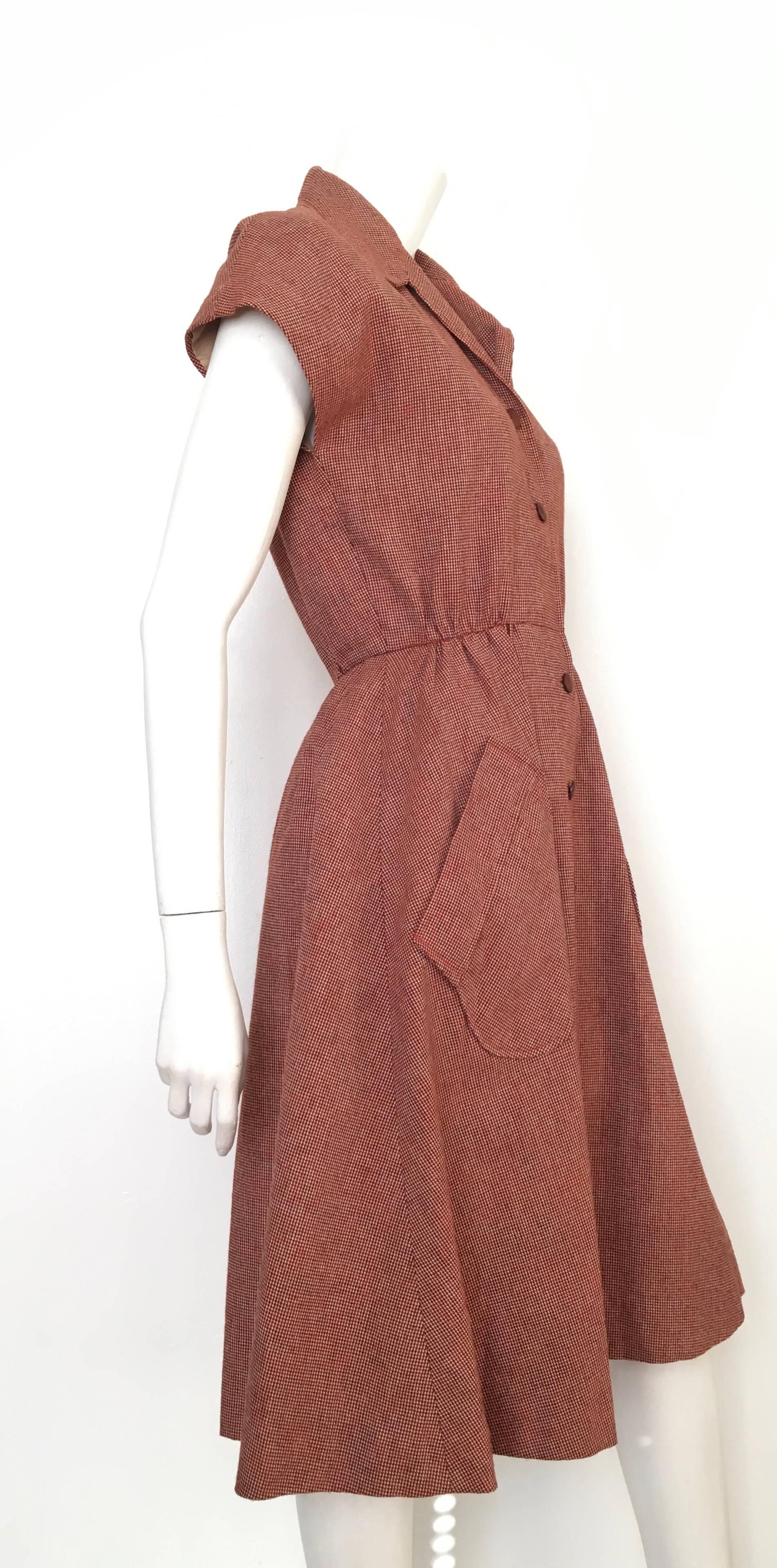 Dior 1980s Button Up Dress with Pockets Size 4.  In Excellent Condition For Sale In Atlanta, GA