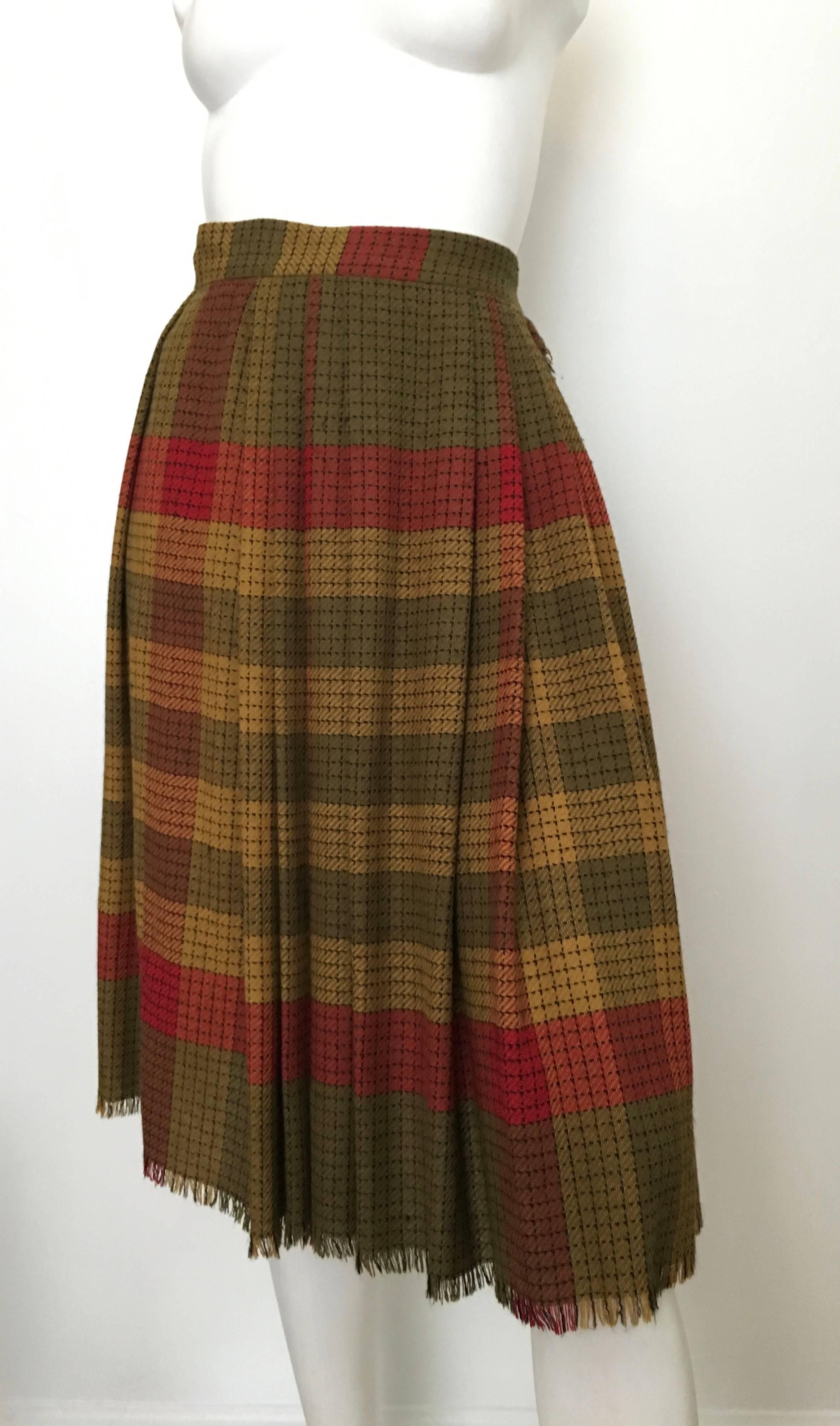 Ungaro Plaid Button Up Pleated Skirt with Pocket Size 4  For Sale 1