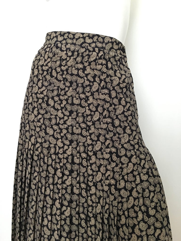 Valentino 1980s Navy Paisley Pleated Silk Skirt Size 6. at 1stDibs