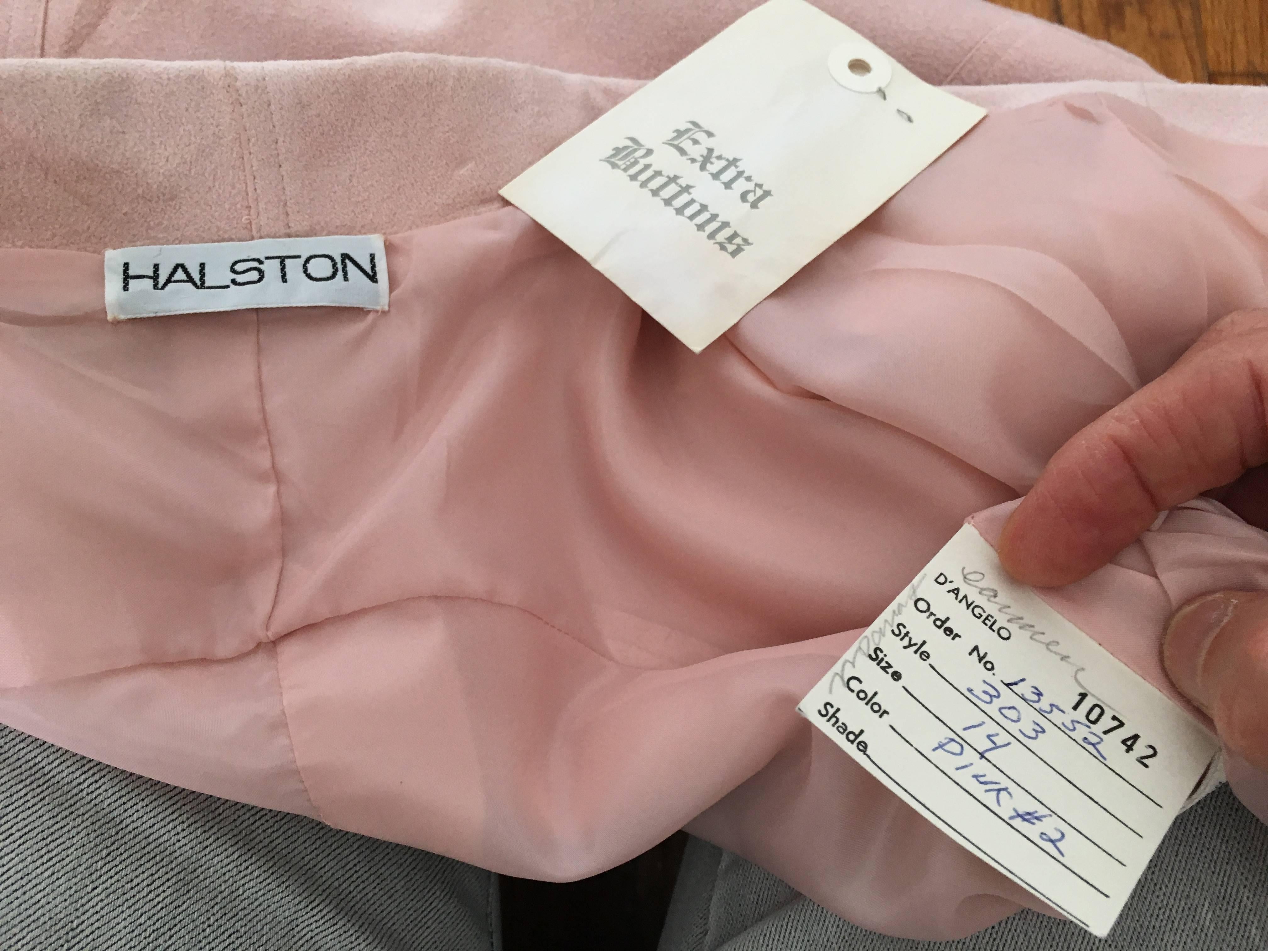 HALSTON 1970s Pink Ultra Suede Cropped Jacket Size 14. Never Worn. For Sale 5