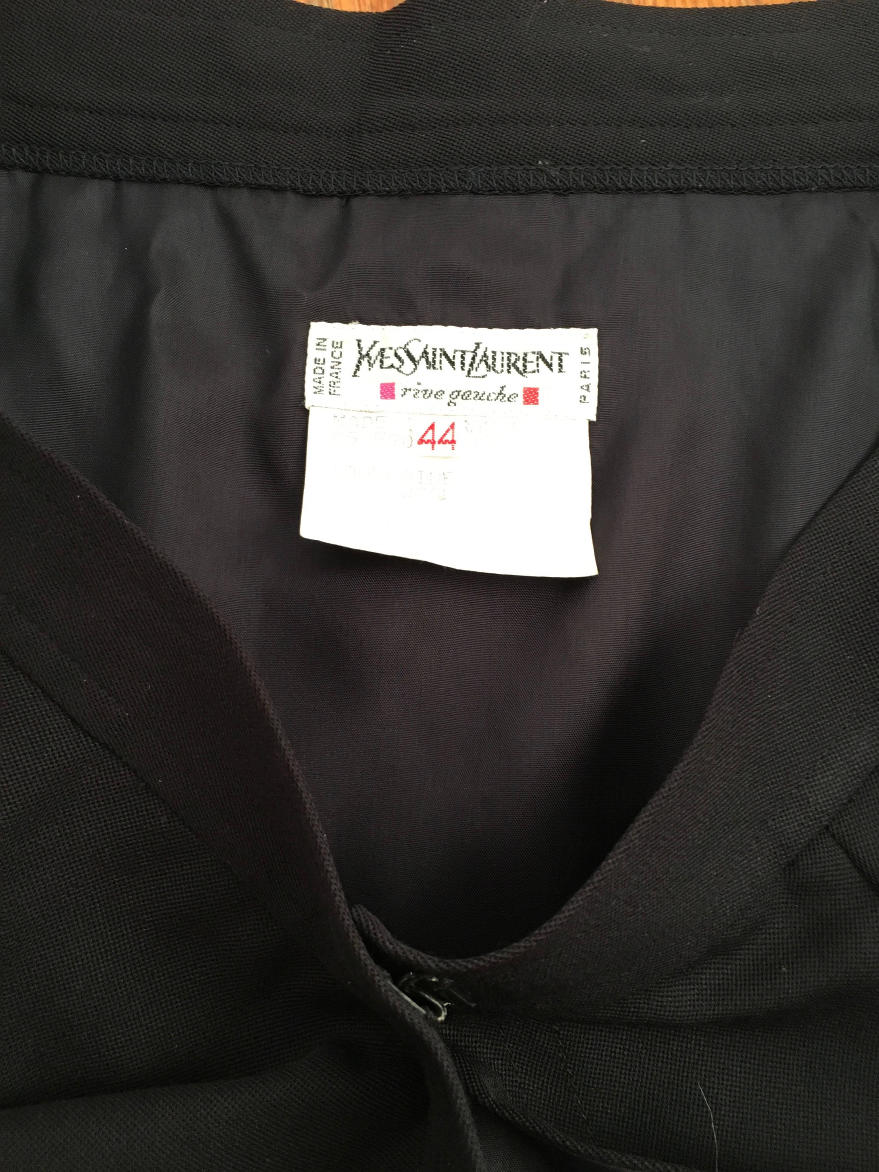 Yves Saint Laurent 1990s Black Wool Wrap Skirt with Pockets Size 6 / 8. For Sale 4