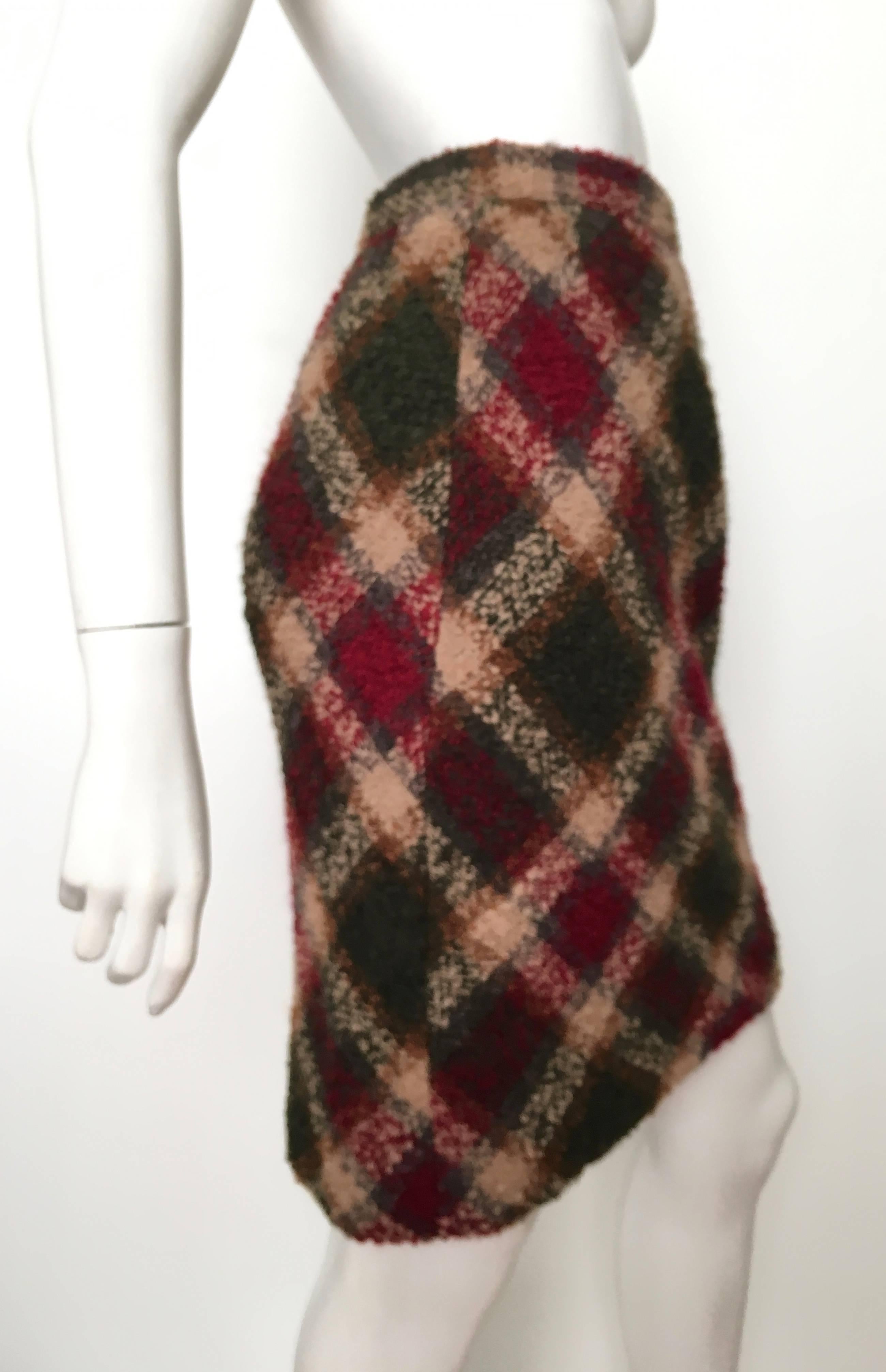 Bill Blass 1970s nubby wool plaid print skirt is a vintage size 6 and fits like a modern USA size 4.  Ladies please grab your trusted friend, Mr. Tape Measure, so you can properly measure your waist & hips to make certain it will fit you the way