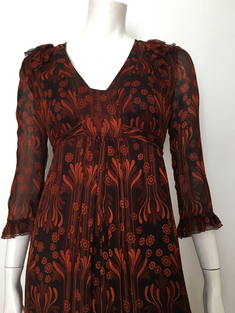 Burberry Silk Bohemian Floral Print Dress Size 4/6. For Sale at 1stDibs