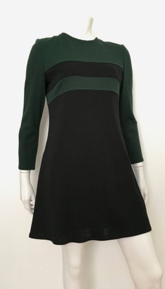Bill Blass 1970s MOD Mini Dress with Pockets Size 6.