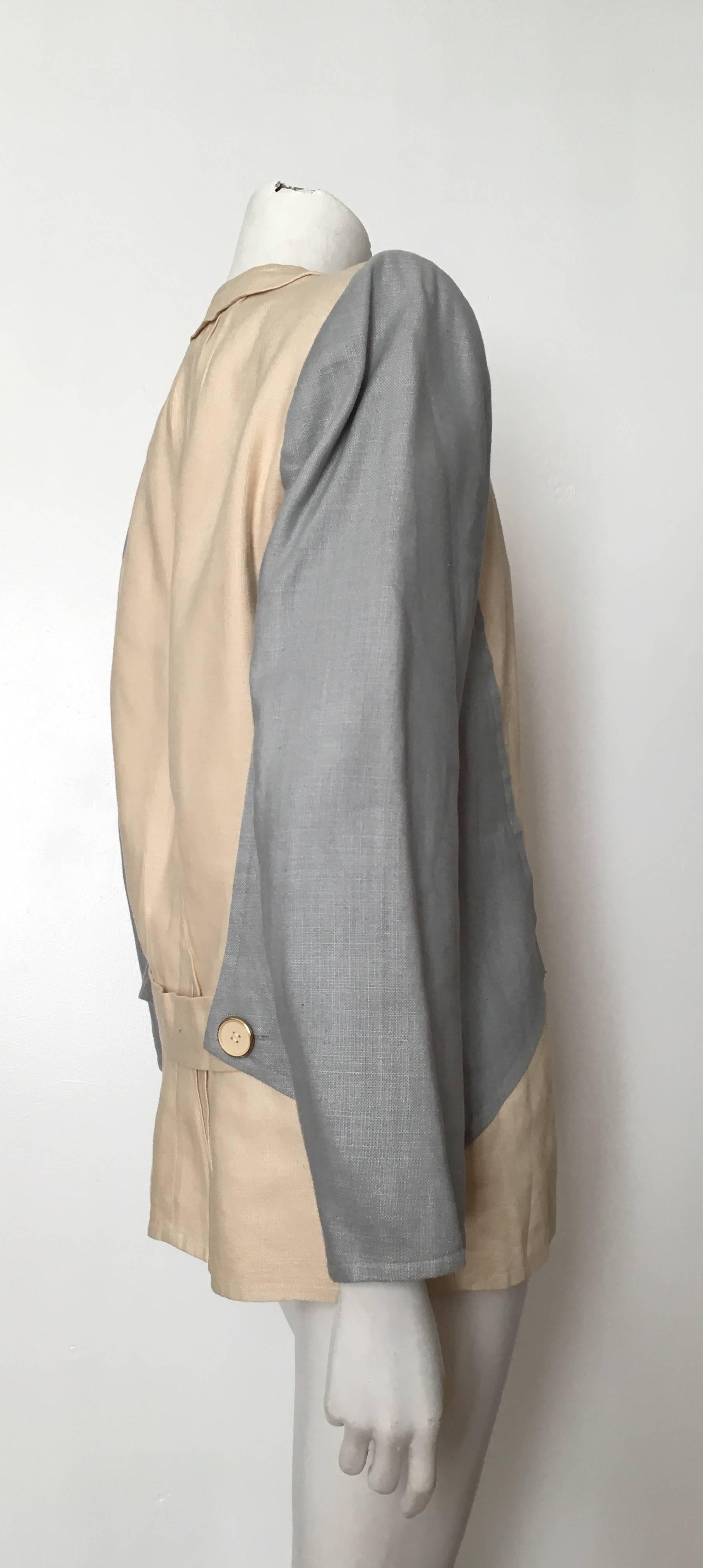 Beige Jacqueline de Ribes for Saks Fifth Avenue 1980s Linen Jacket Size 8 / 10. For Sale